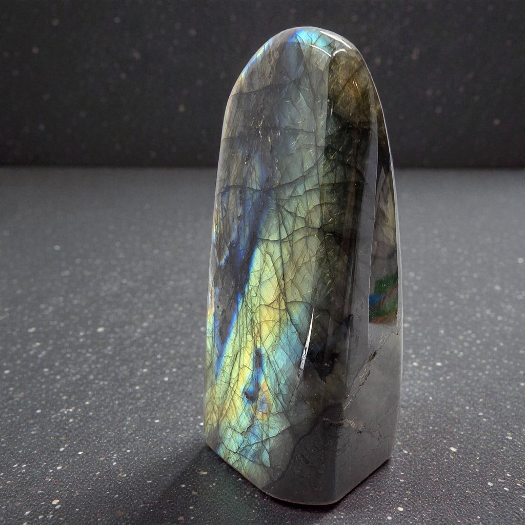 Labradorit (Spektrolith) 0,209 kg +/- 8,5x4x4 cm