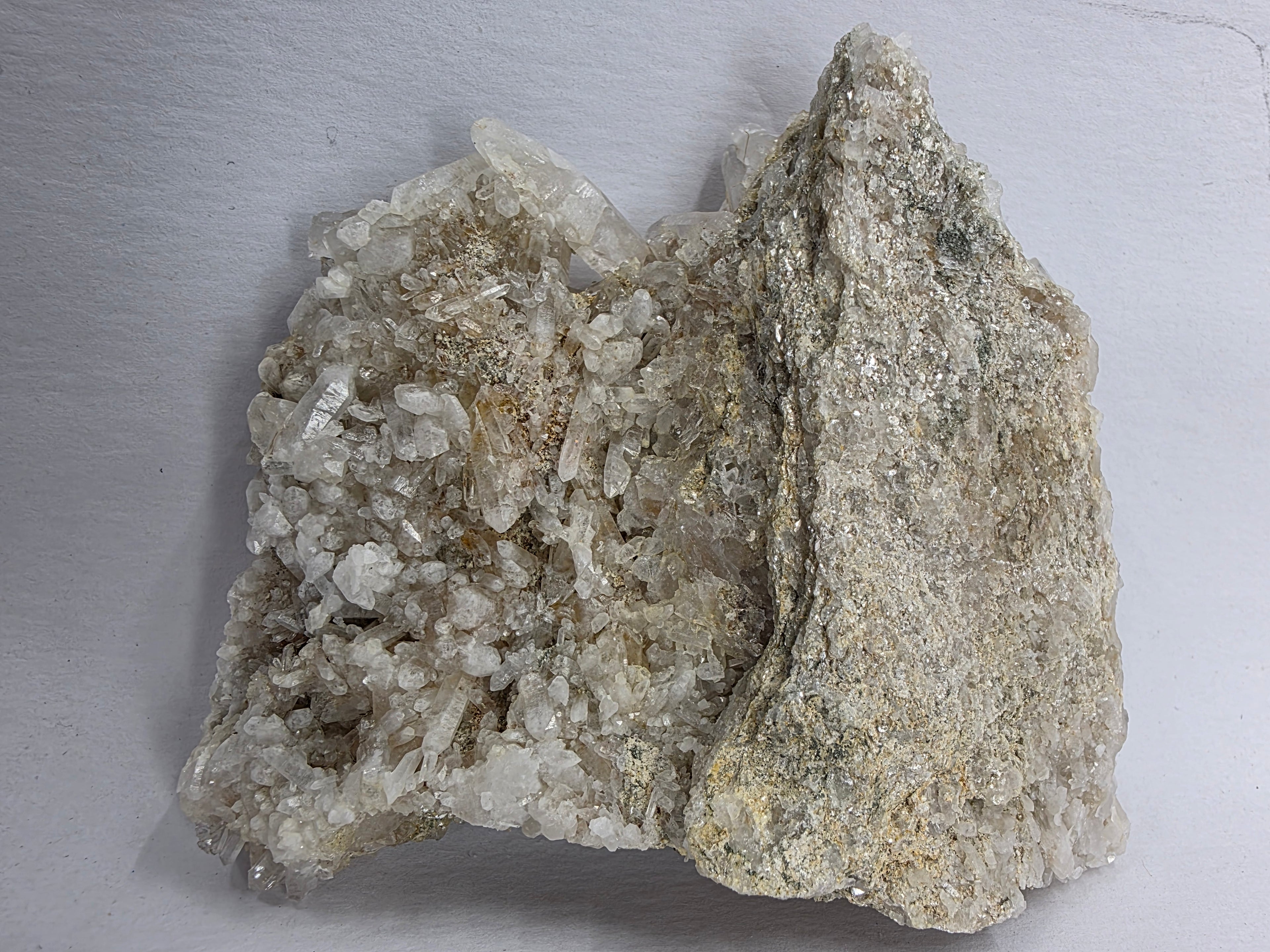 Quarz (Bergkristall) 0,143 kg +/- 9x6x2 cm