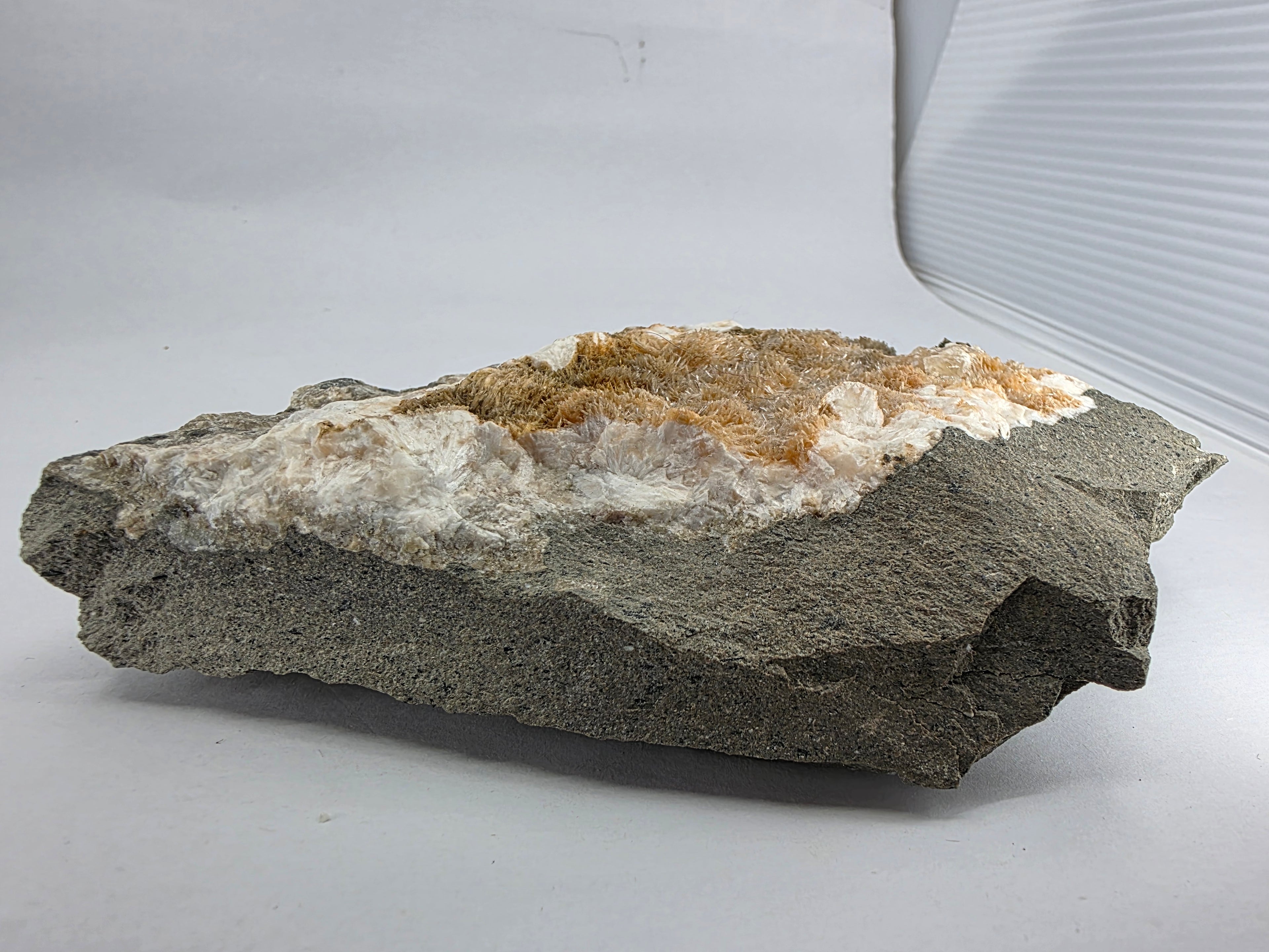 Owkonith 0,533 kg +/- 16x9x3 cm