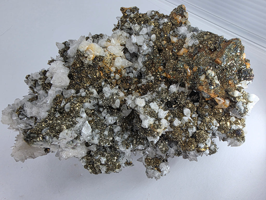 Pyrit mit Calcit 0,732 kg +/- 13x10x5 cm