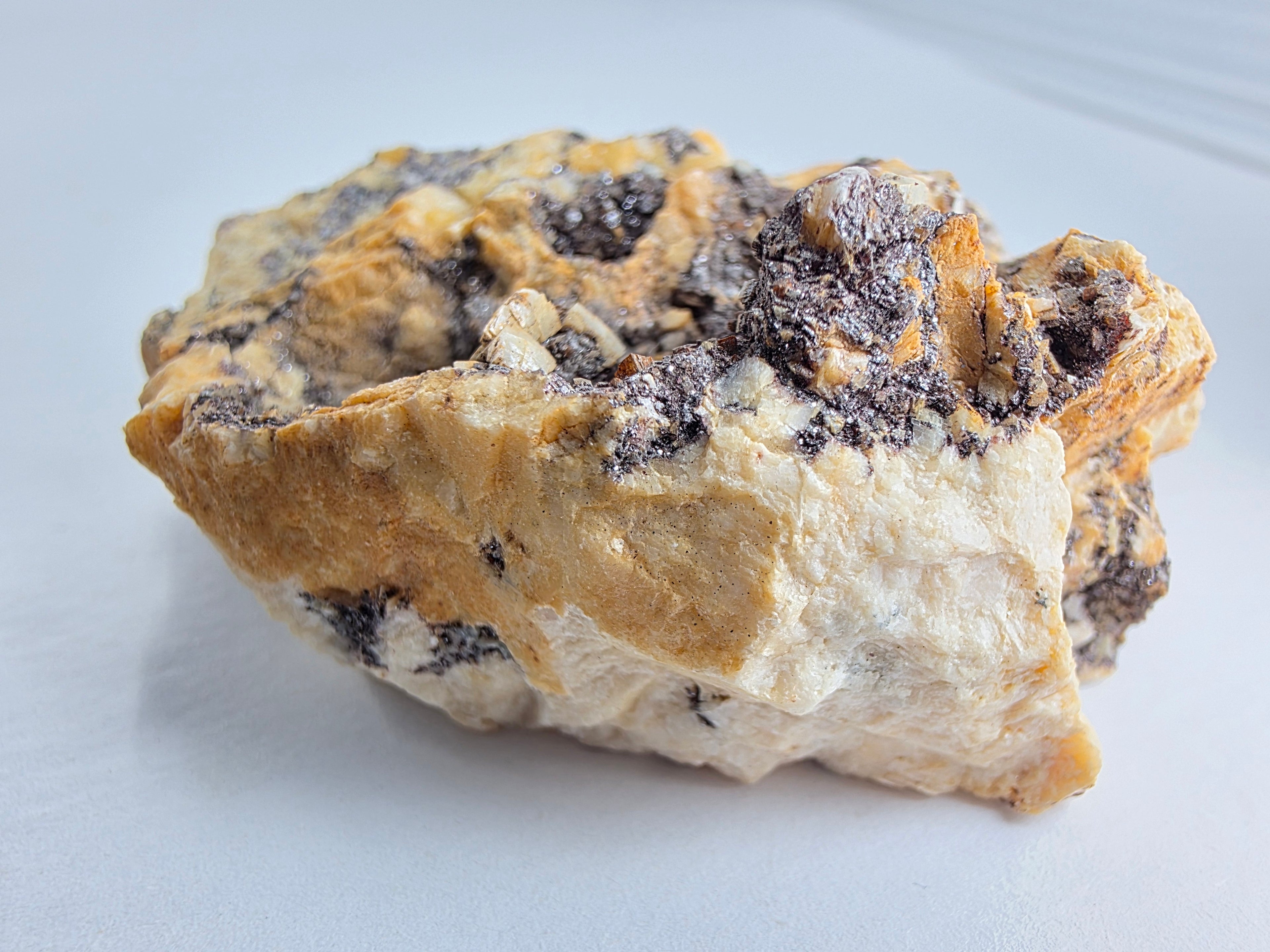 Dolomit mit Eisenglanz 0,093 kg +/- 6x4x2 cm
