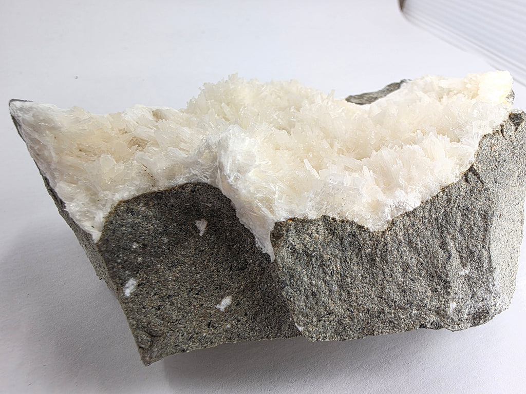 Natrolith 0,5 kg +/- 12x8x3 cm