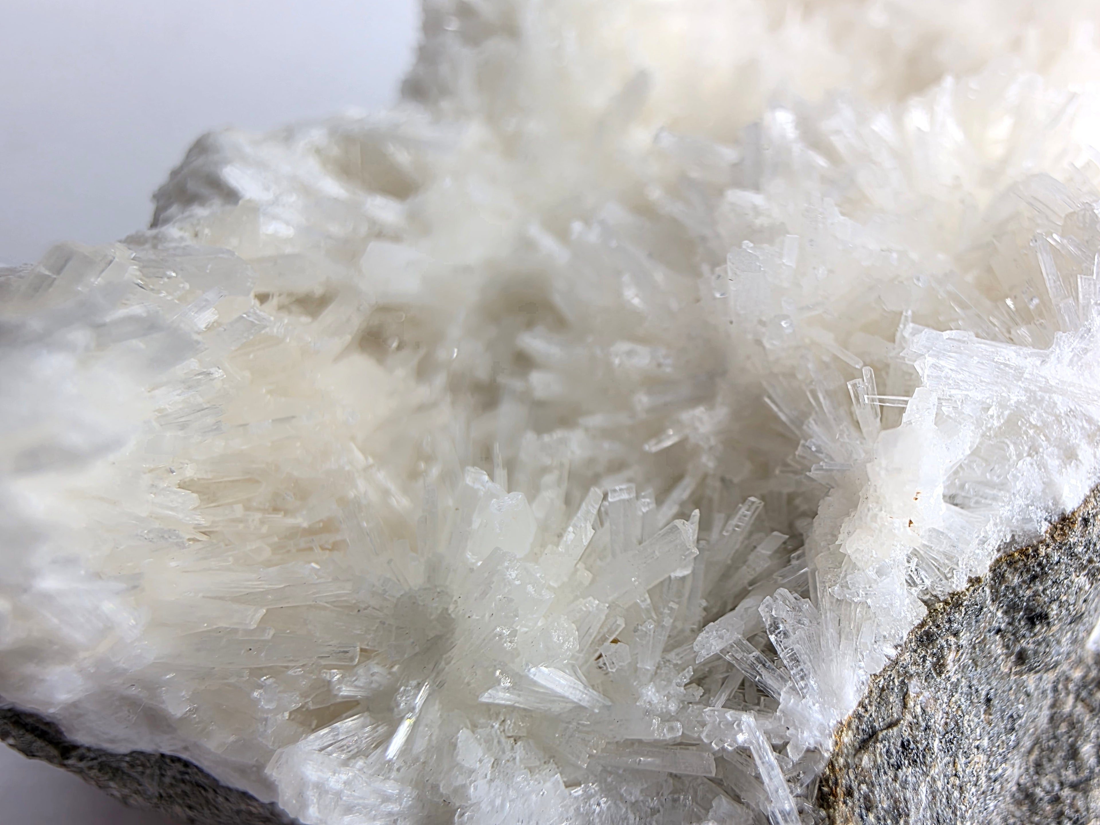 Natrolith 0,5 kg +/- 12x8x3 cm