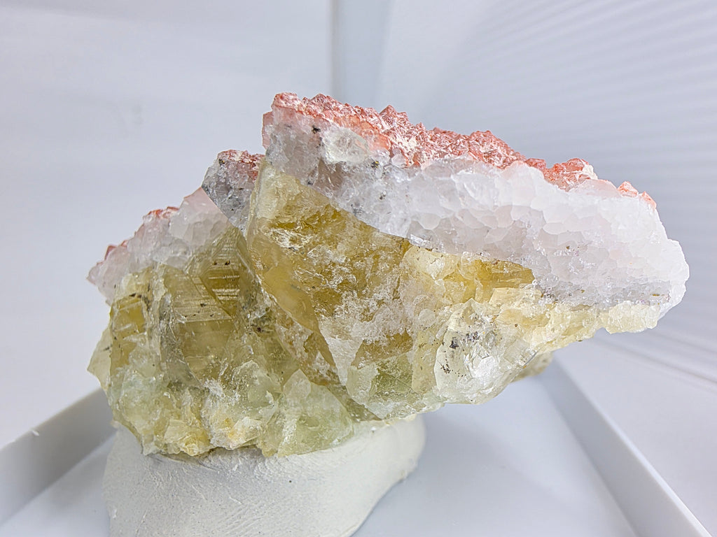Quarz auf Fluorit 0,2 kg +/- 7x7x6 cm