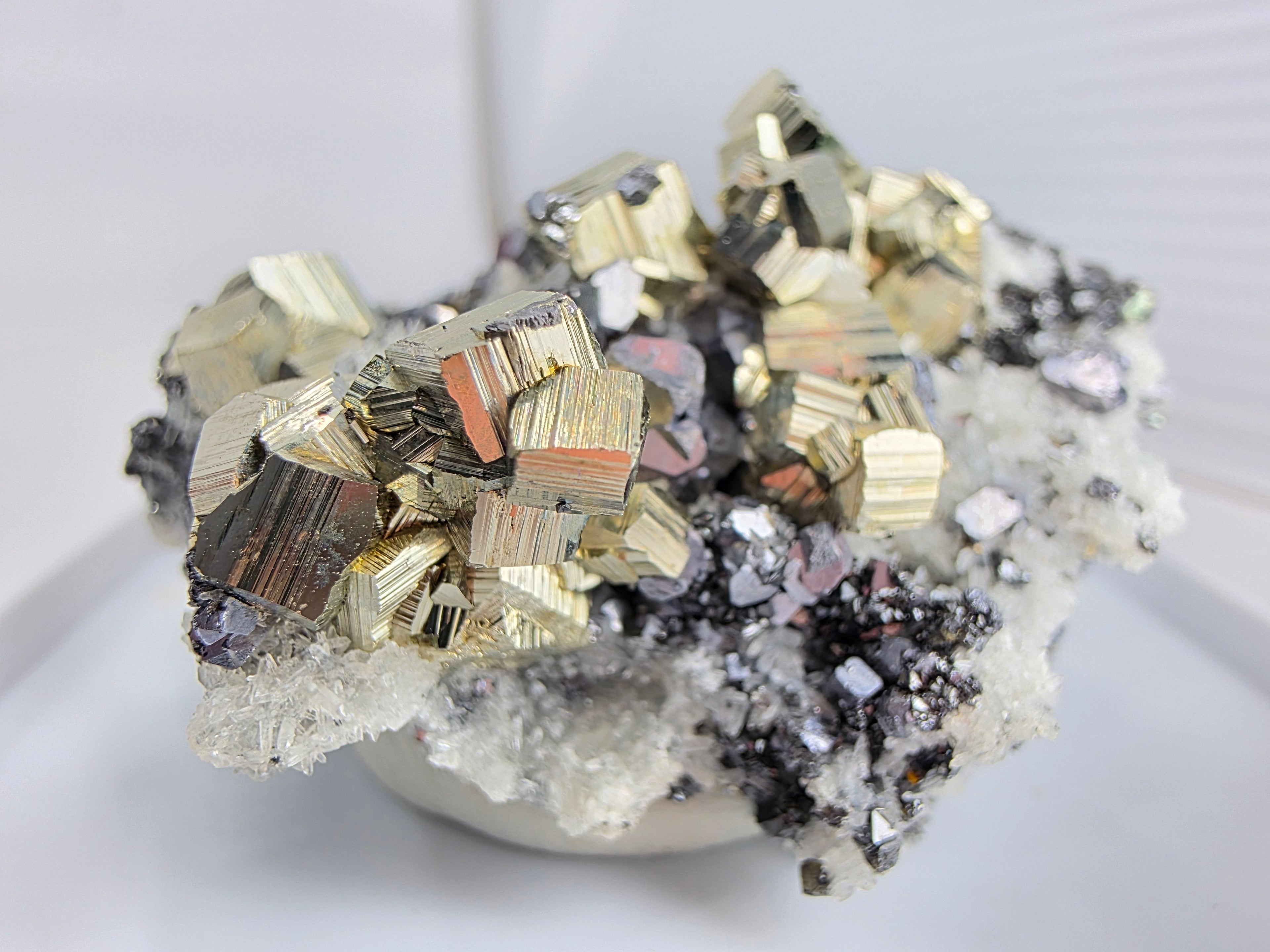 Pyrit mit Sphalerit und Quarz 0,08 kg +/- 6x4x3 cm