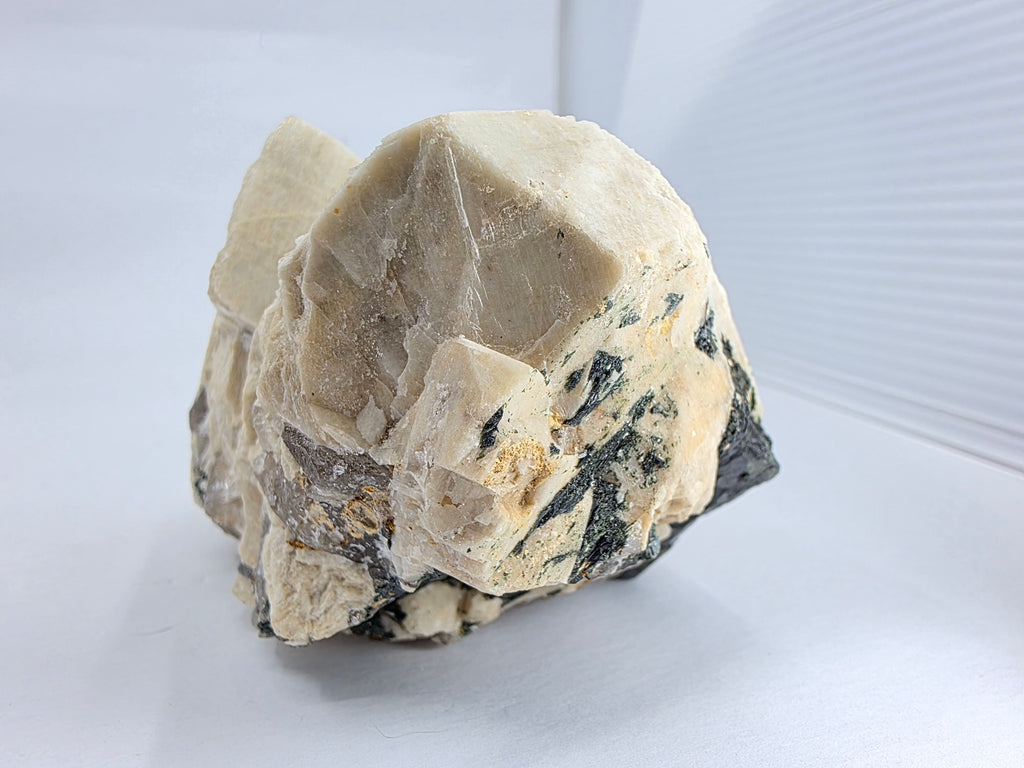 Orthoklas mit Aegirin 0,399 kg +/- 9x6x6 cm