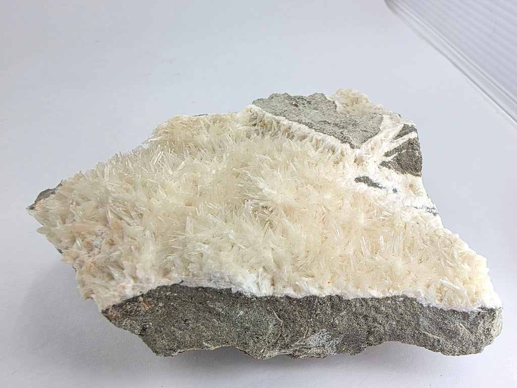 Natrolith 0,464 kg +/- 11x10x4 cm