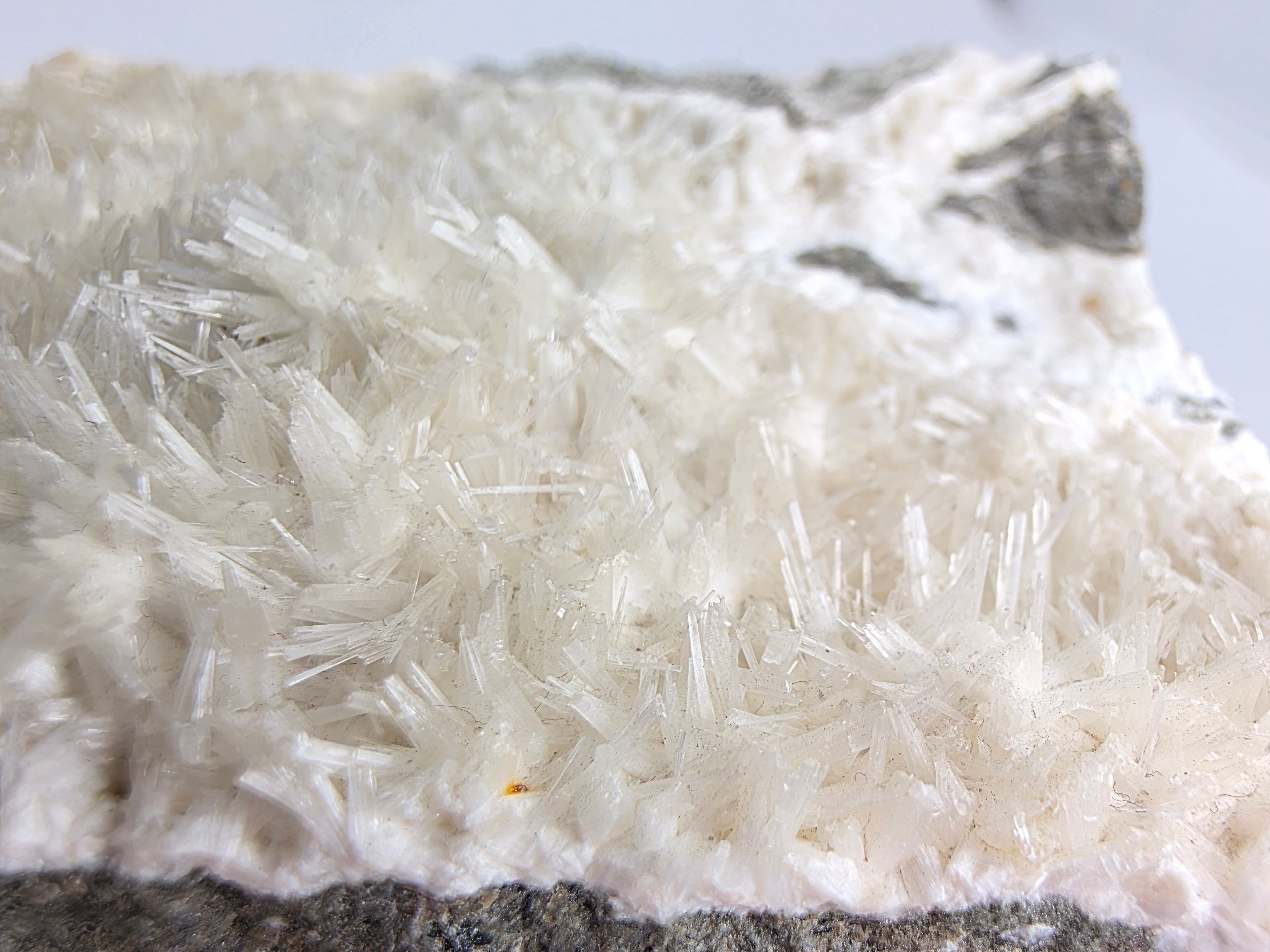 Natrolith 0,464 kg +/- 11x10x4 cm