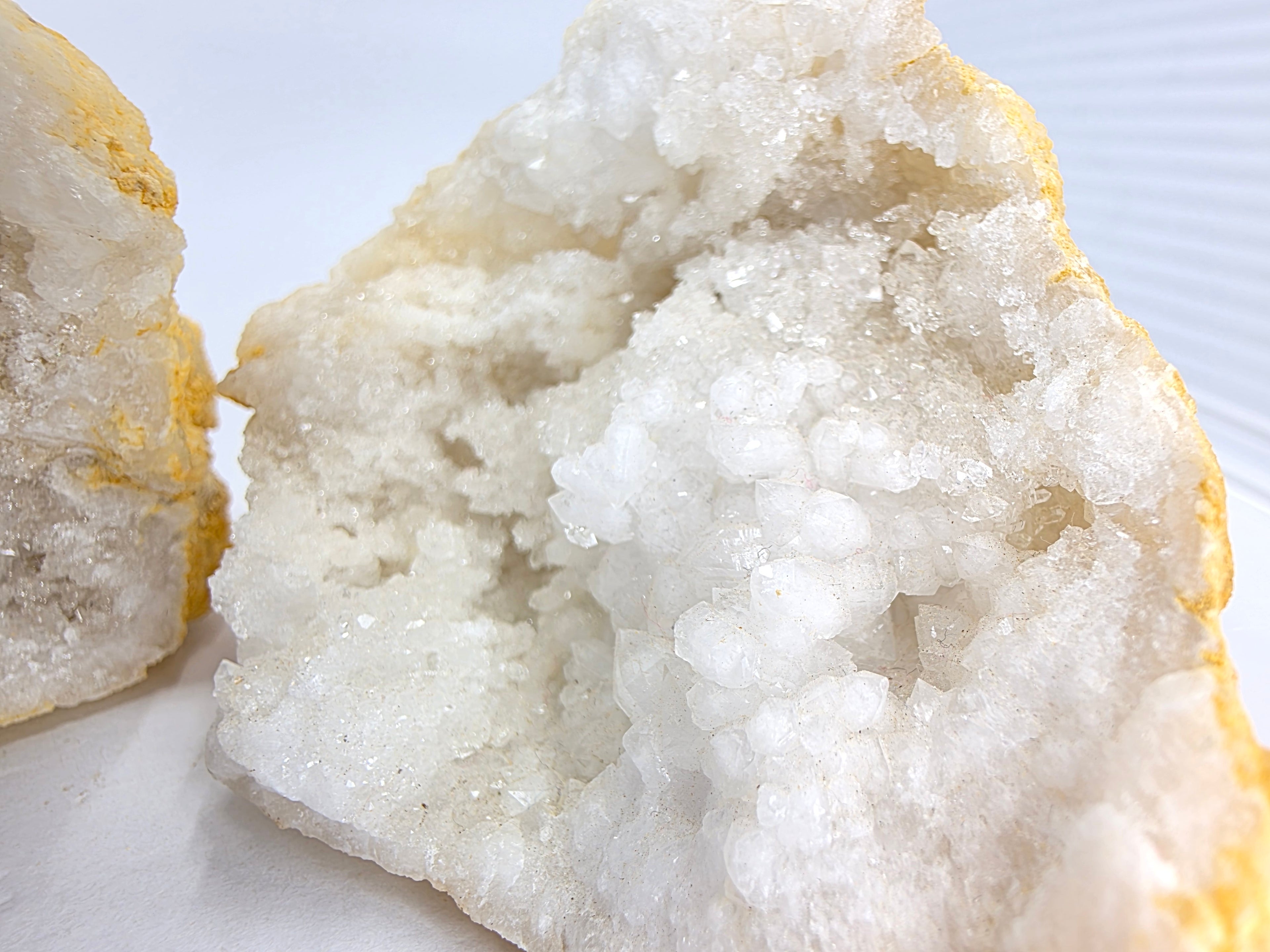 Quarzgeode 0,355 kg +/- geschlossen 10x8x6 cm