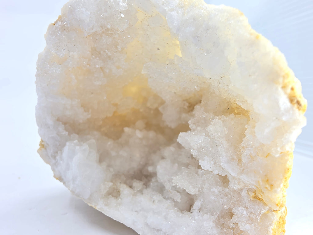 Quarzgeode 0,355 kg +/- geschlossen 10x8x6 cm