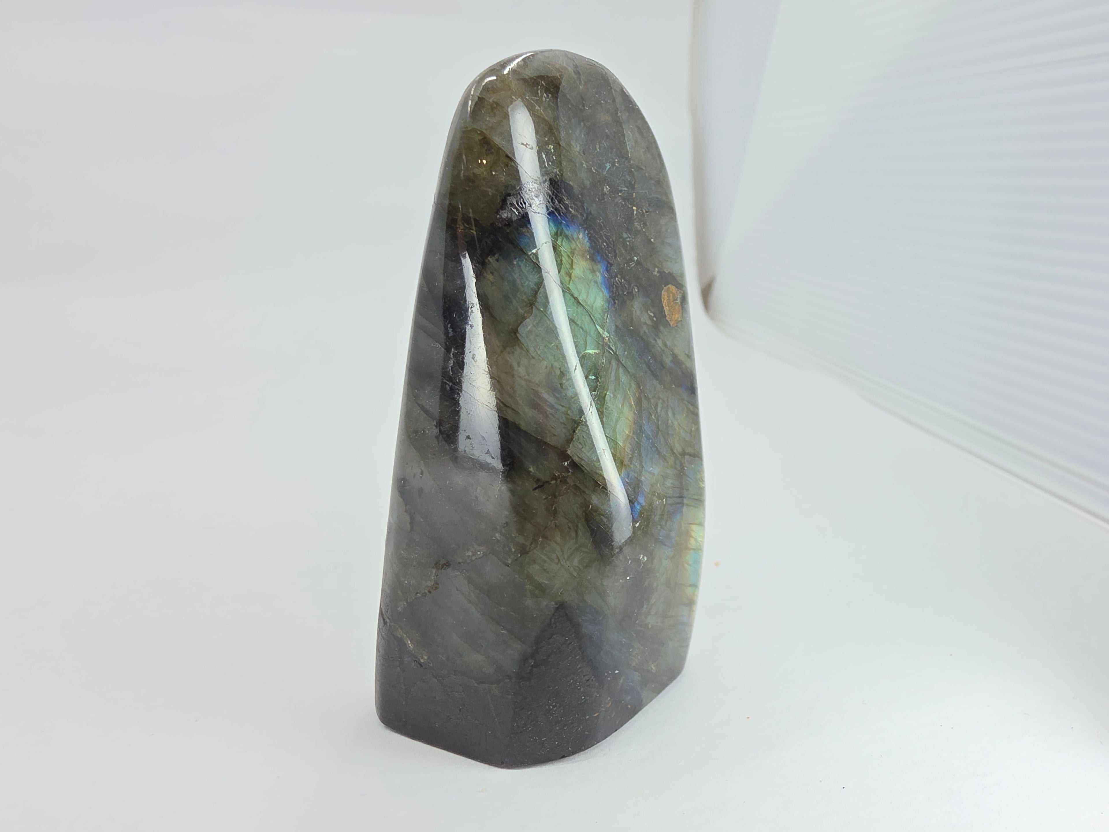 Labradorit (Spektrolith) 0,209 kg +/- 8,5x4x4 cm