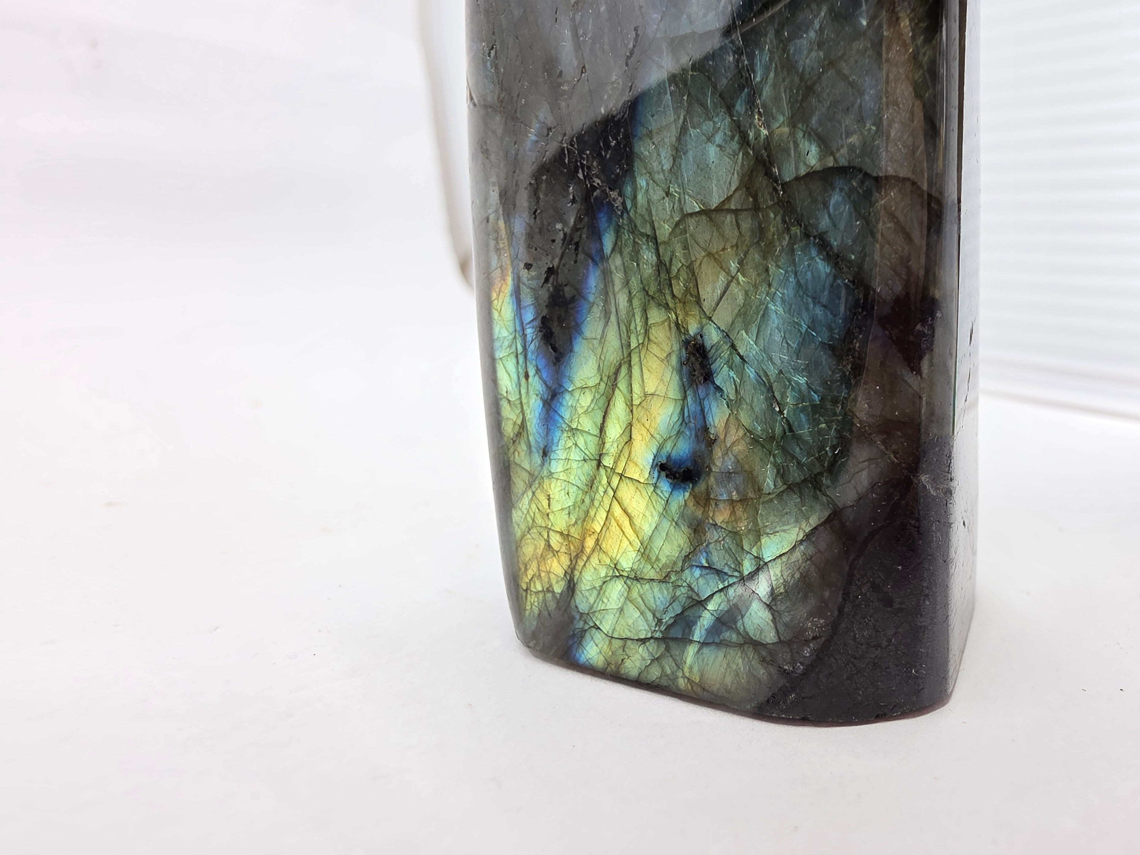 Labradorit (Spektrolith) 0,209 kg +/- 8,5x4x4 cm