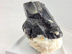 Hyalith auf Turmalin 0,07 kg +/- 3x5x4 cm