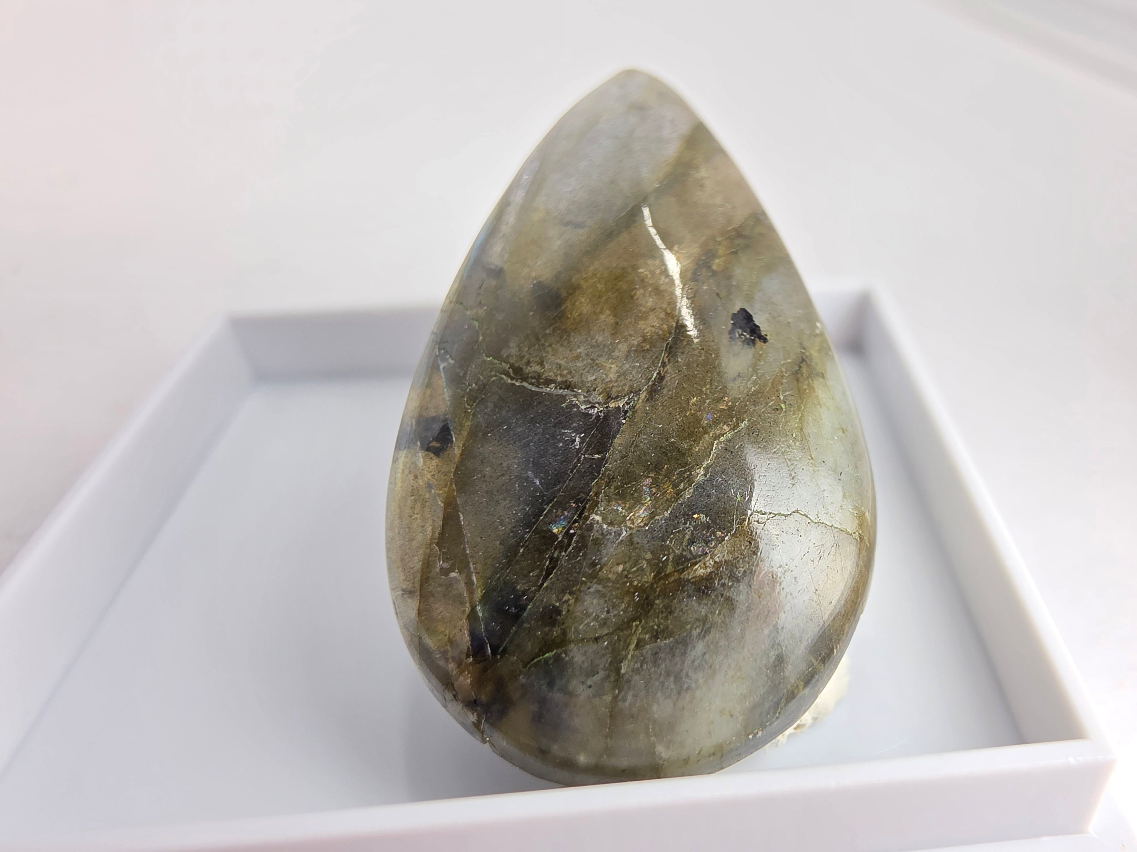 Labradorit (Spektrolith) 0,001 kg +/- 3x1,5x0,5 cm