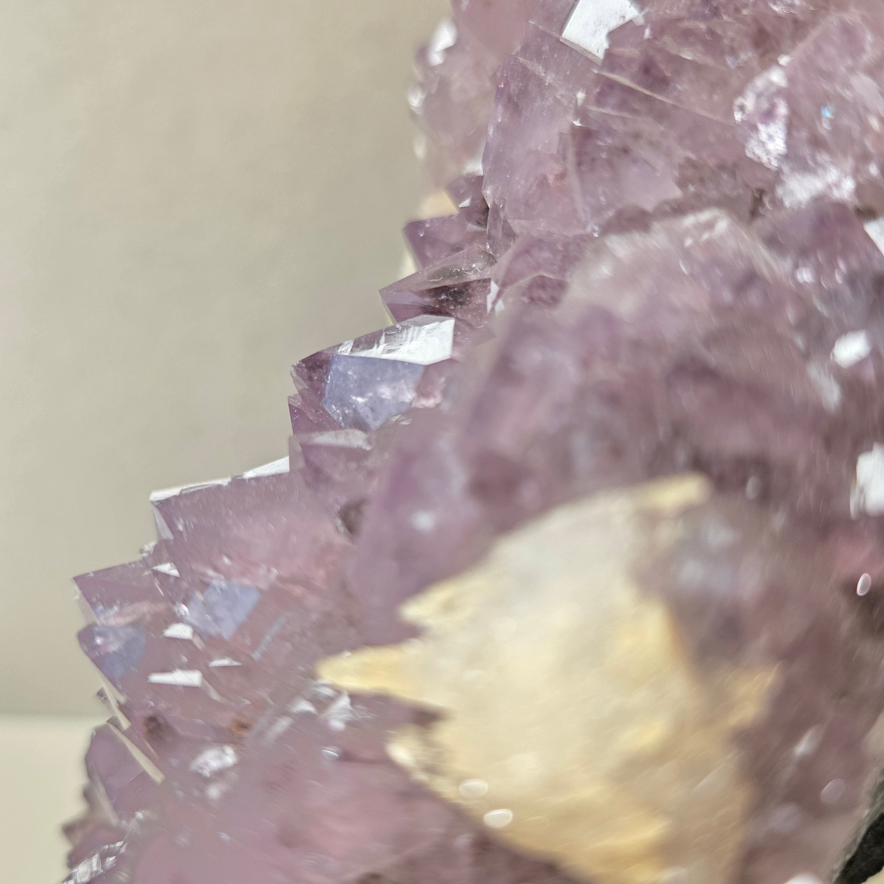 Amethyst 1,772 kg +/- 9,5x10x16,5 cm
