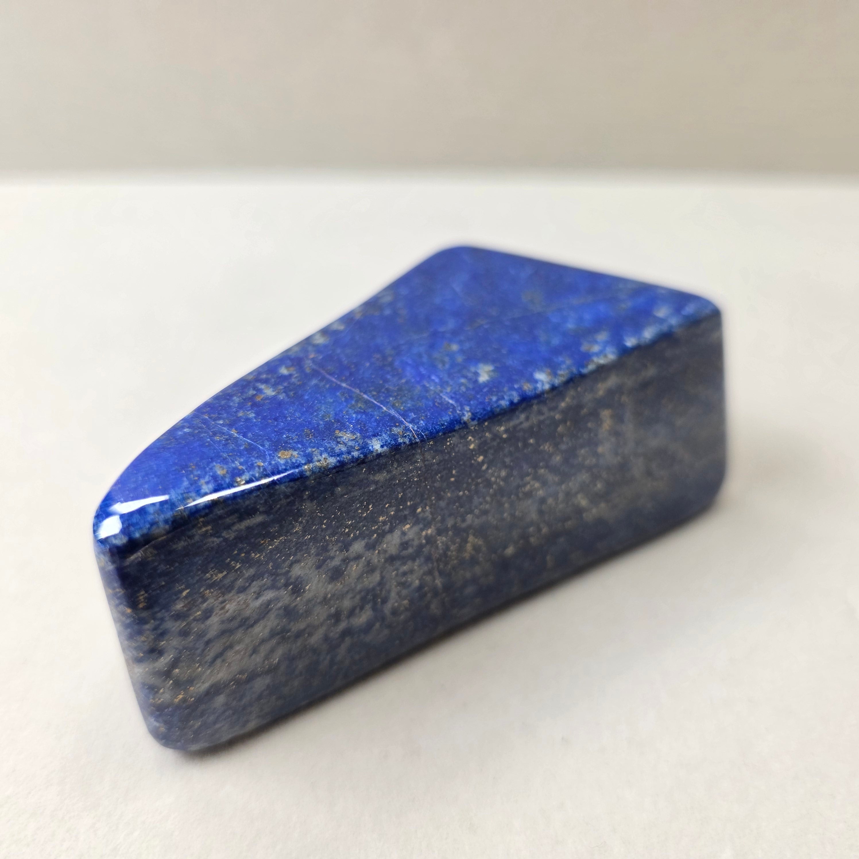 Lapislazuli 0,23 kg +/- 4x3x8 cm