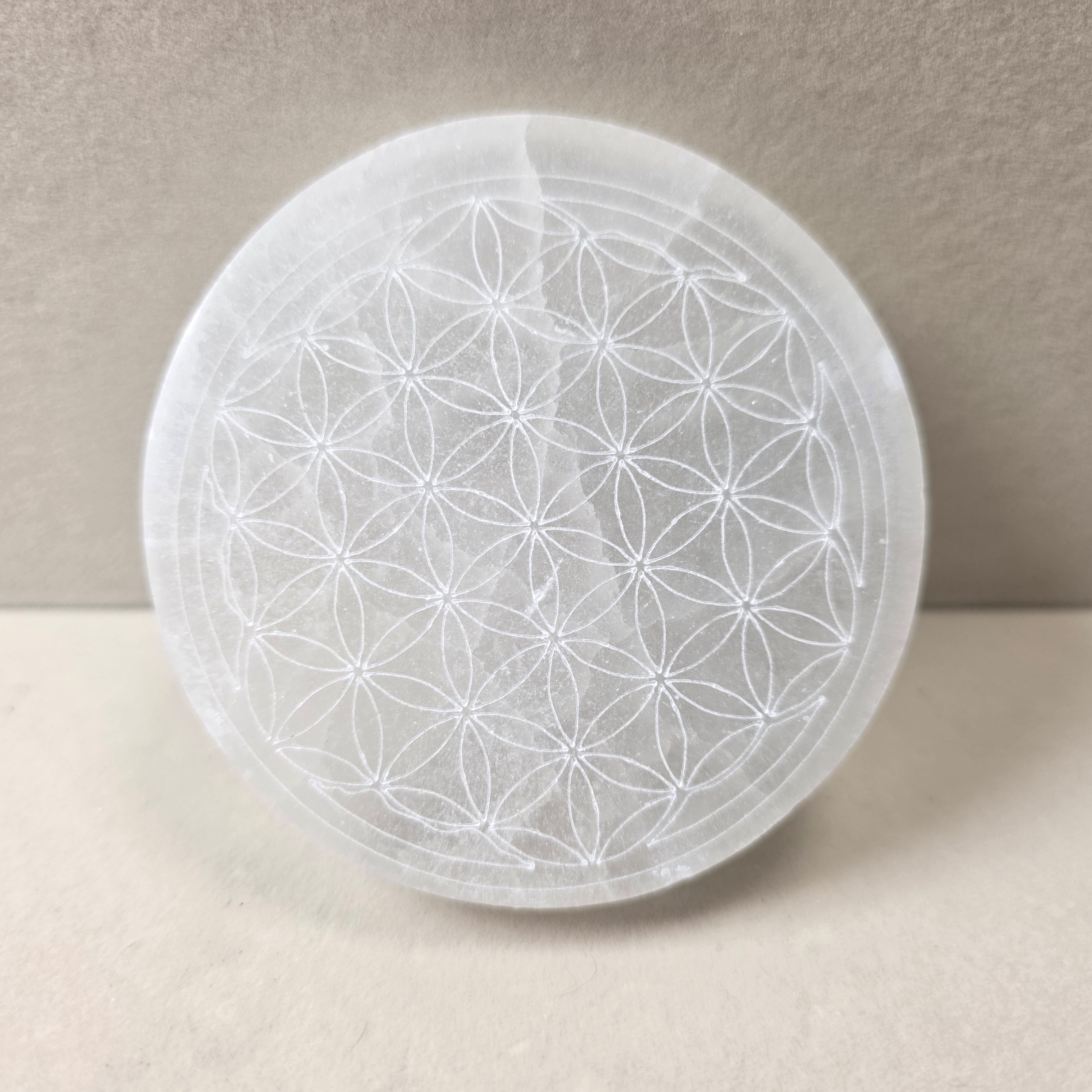 Selenit Ladeplatte Blume des Lebens rund Ø 8 cm