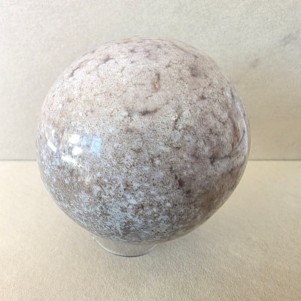 Amethyst Kugel – handgeschliffen +/- 0,67 kg Ø 7,8 cm