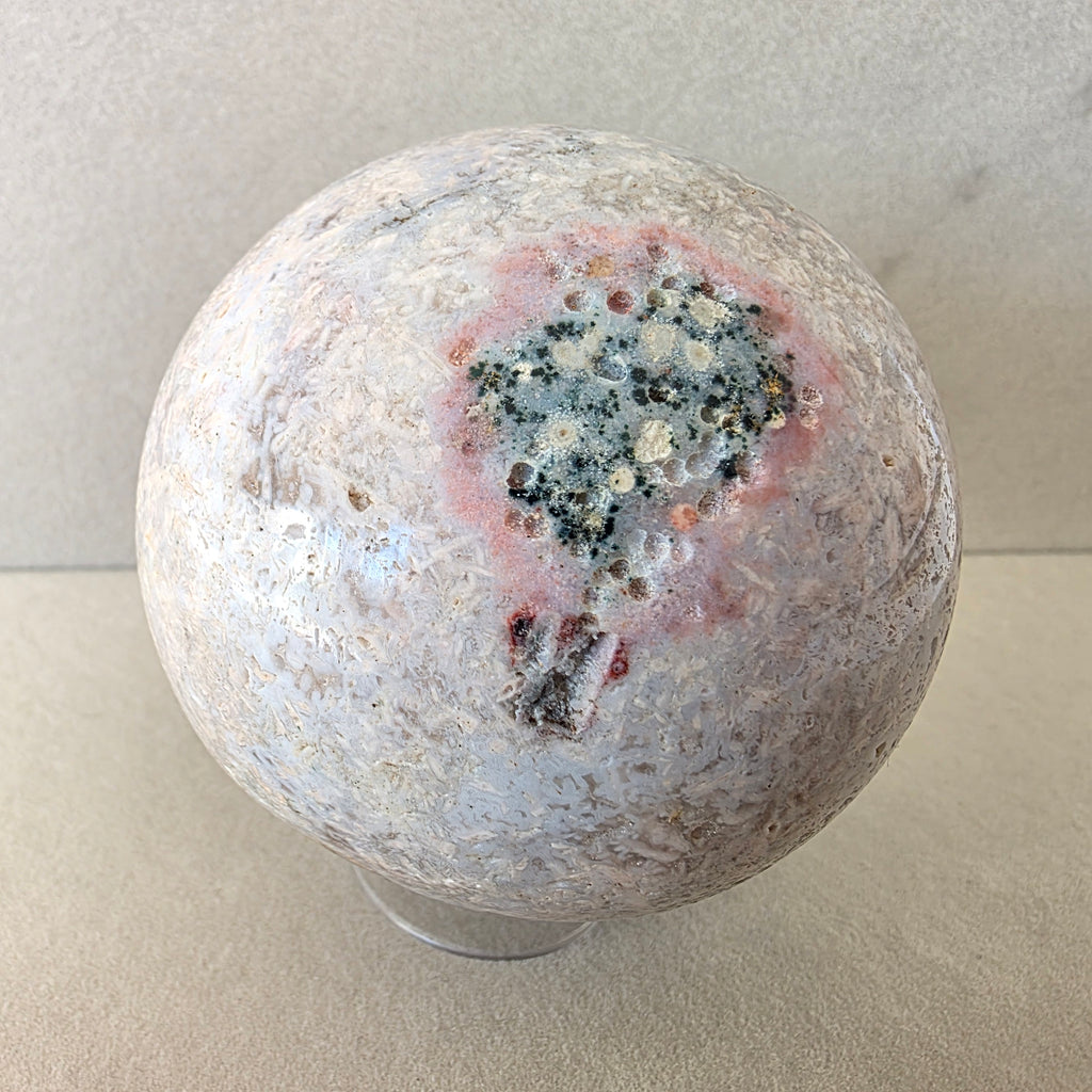 Amethyst Kugel – handgeschliffen +/- 0,52 kg Ø 7,4 cm