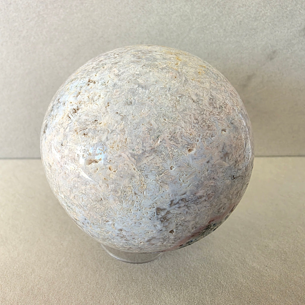 Amethyst Kugel – handgeschliffen +/- 0,52 kg Ø 7,4 cm