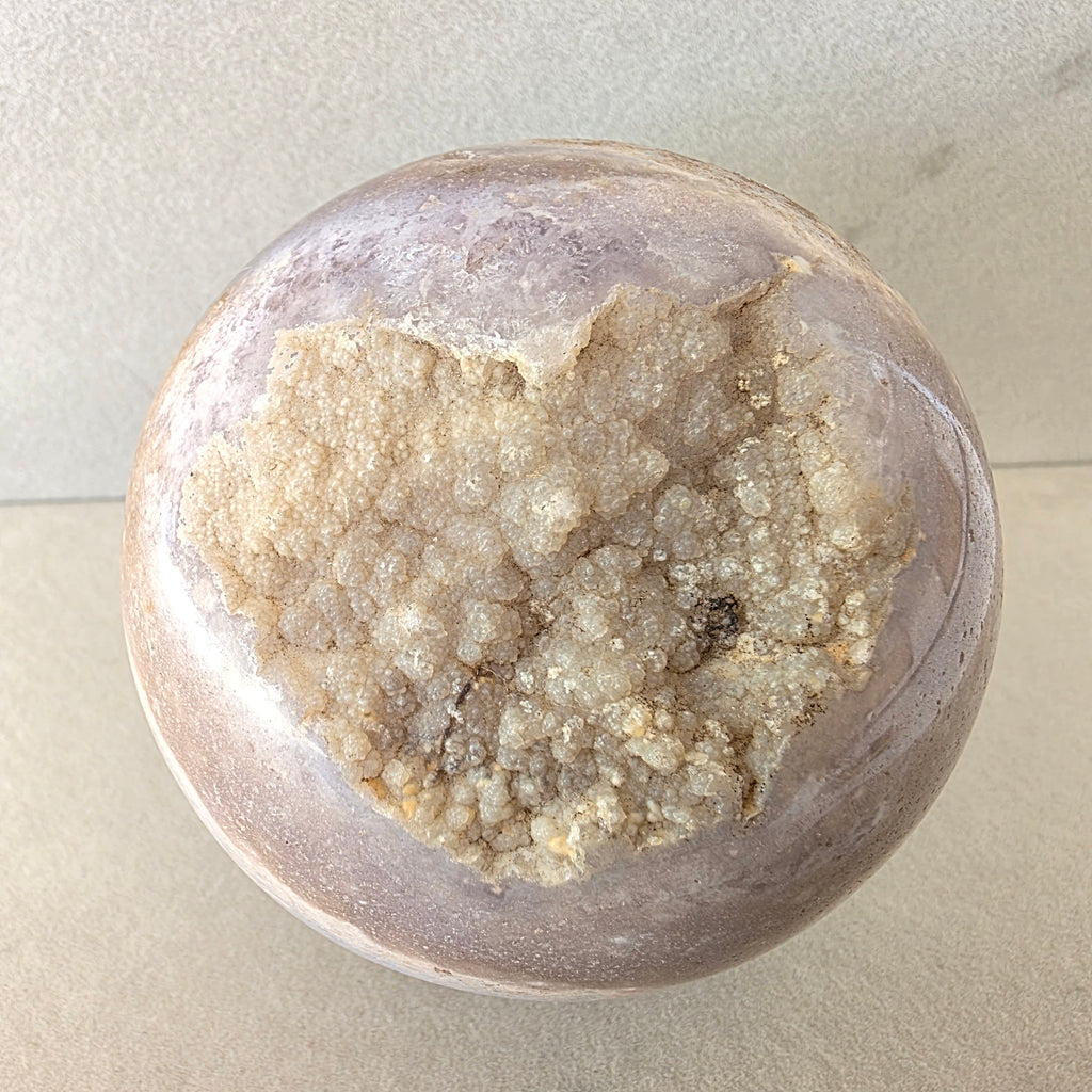 Amethyst Kugel – handgeschliffen +/- 0,88 kg Ø 8,7 cm