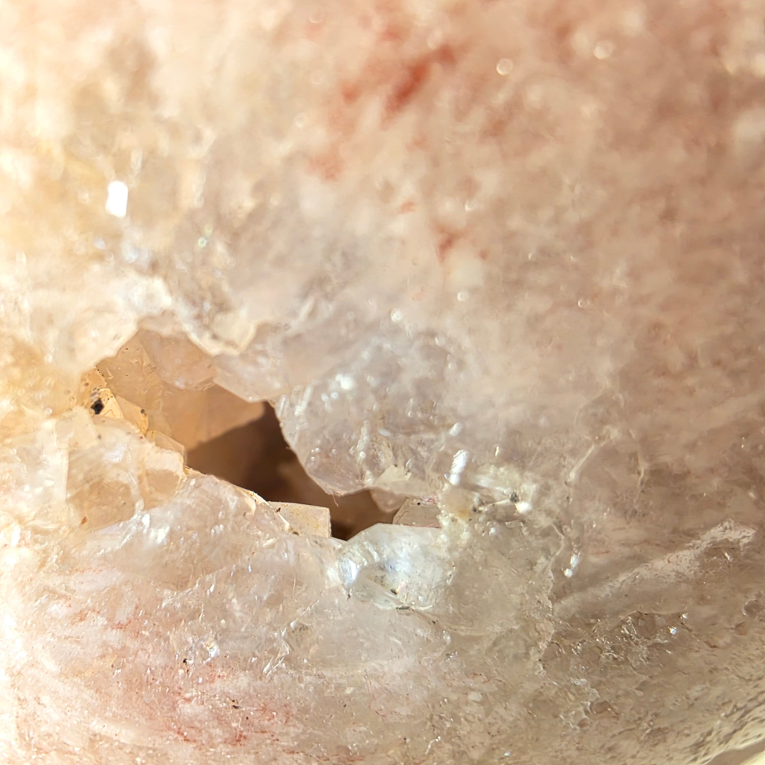 Amethyst Kugel – handgeschliffen +/- 1,99 kg Ø 11,4 cm
