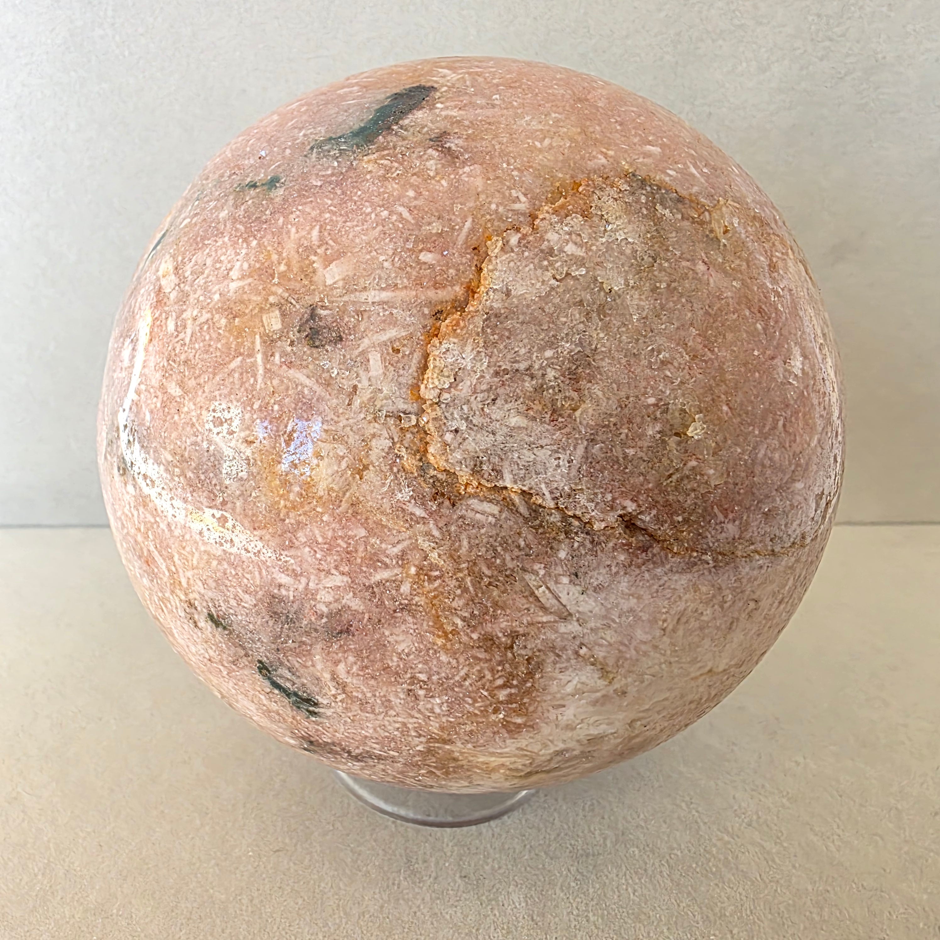 Amethyst Kugel – handgeschliffen +/- 1,99 kg Ø 11,4 cm