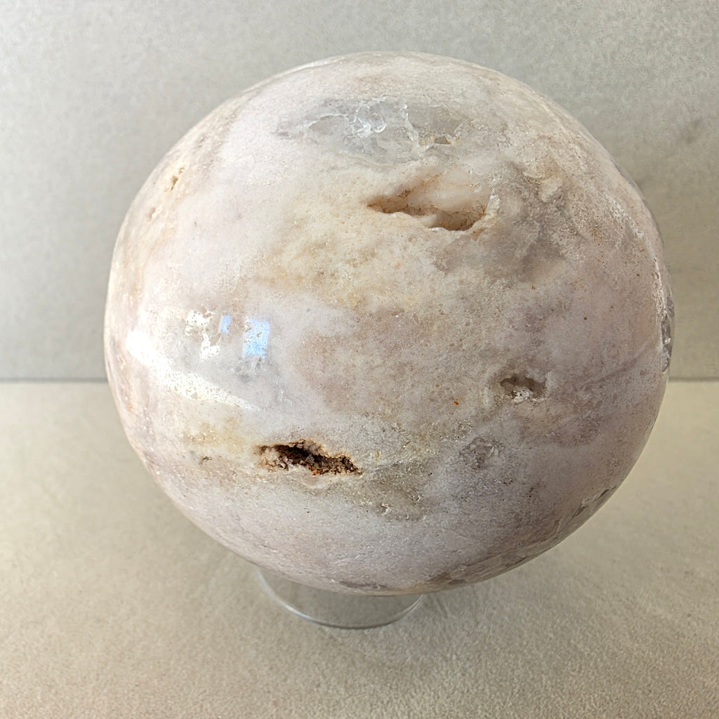 Amethyst Kugel – handgeschliffen +/- 0,63 kg Ø 7,9 cm