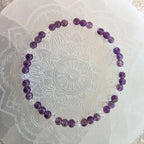 Amethyst & Kristall – handgefertigtes Reiki-Kugelarmband +/- 4 mm