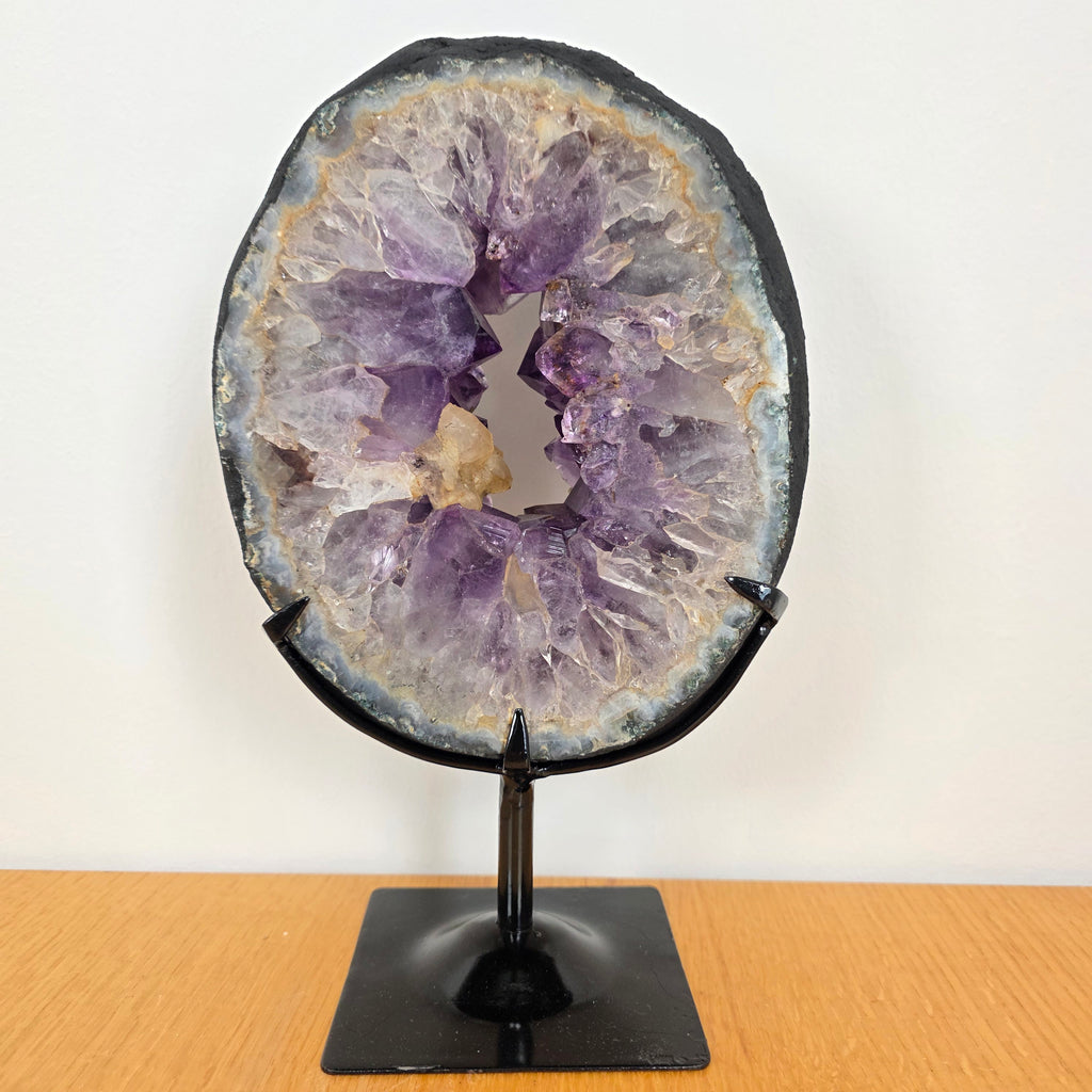 Amethyst +/- 4,49 kg 24,5x20,5x4,5 cm
