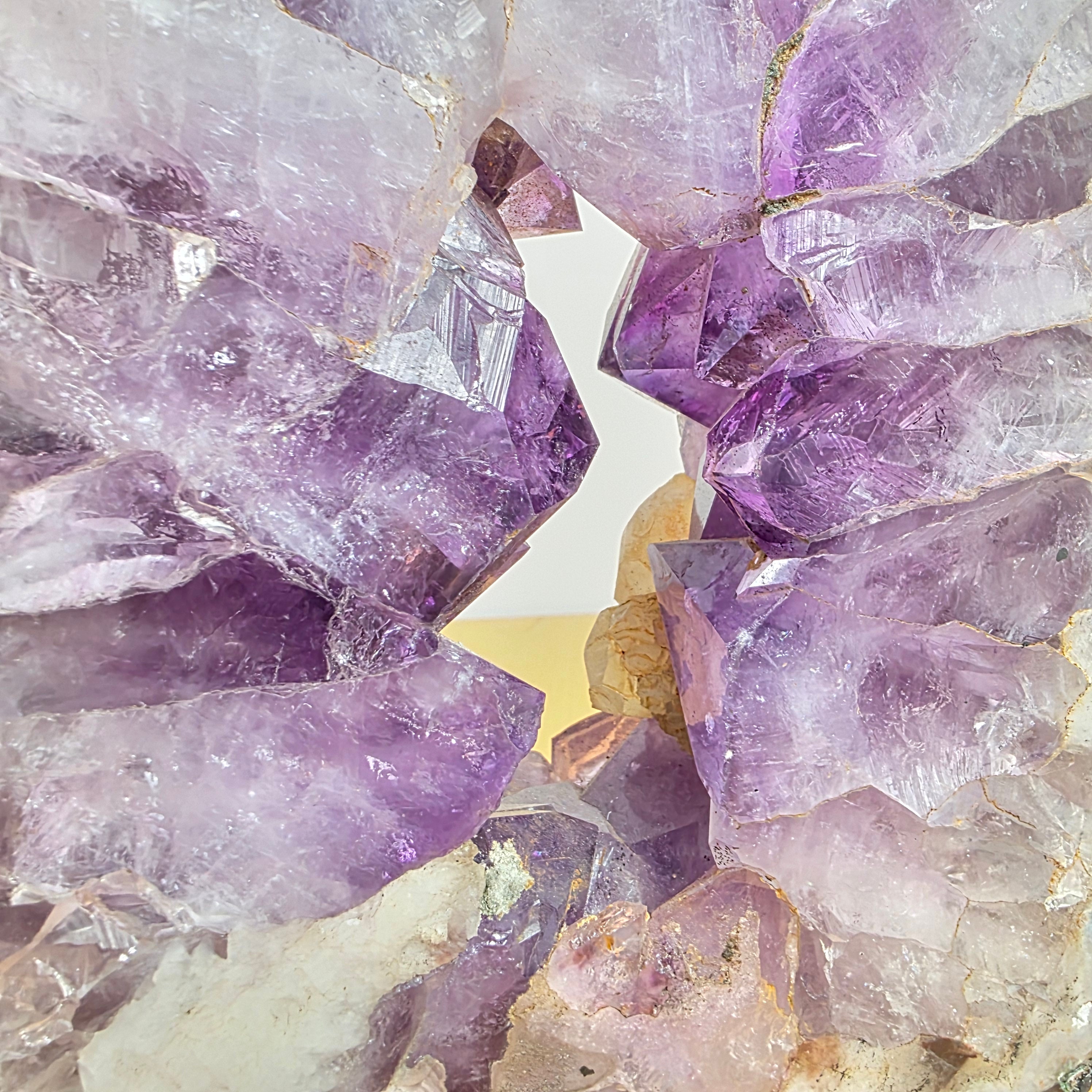 Amethyst +/- 4,49 kg 24,5x20,5x4,5 cm