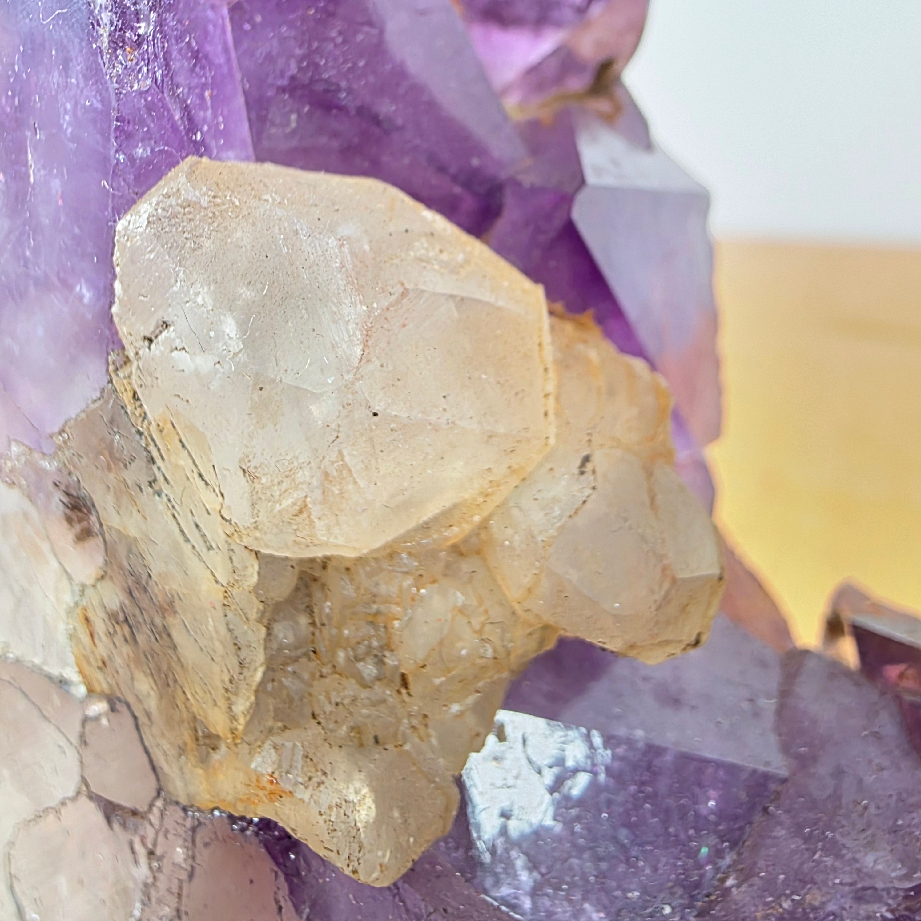 Amethyst +/- 4,49 kg 24,5x20,5x4,5 cm
