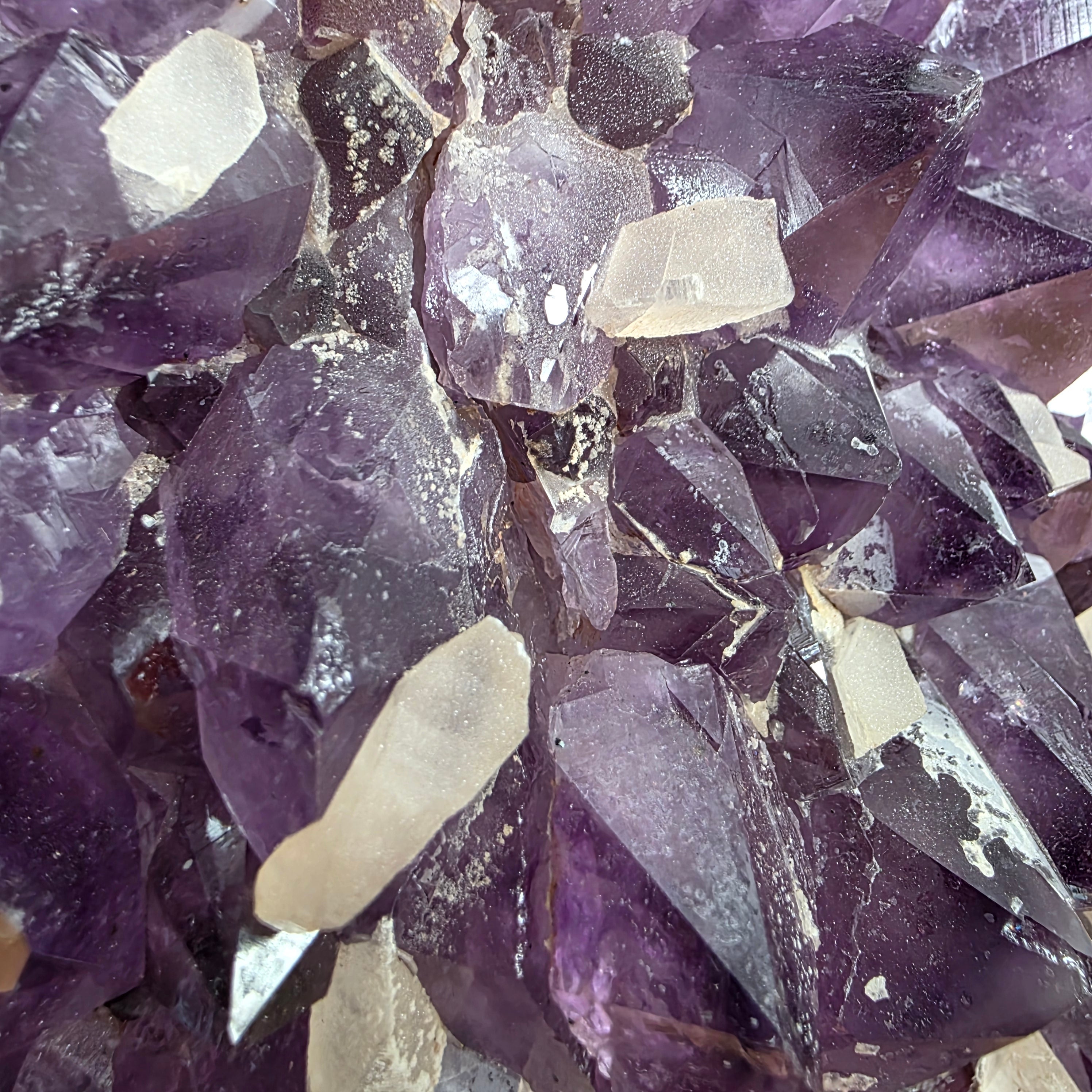 Amethyst +/- 12,06 kg 31x27,5x11 cm