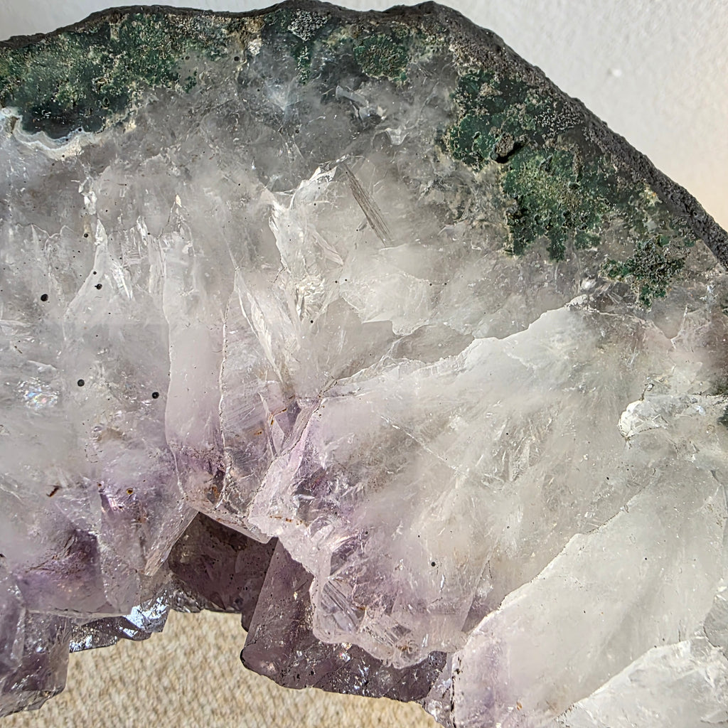 Amethyst auf Moosachat +/- 29 kg 45,5x27x10 cm