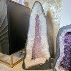 Amethyst +/- 46,65 kg 75x34x19 cm