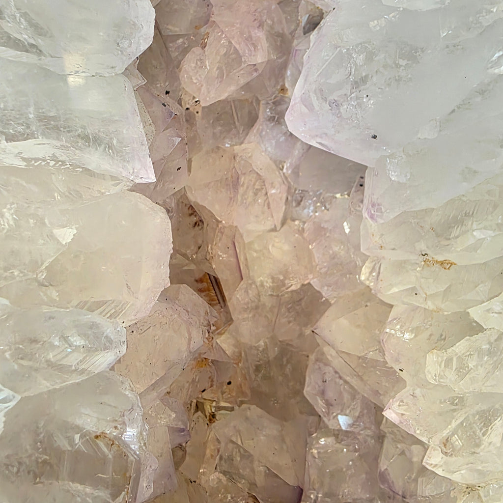 Amethyst +/- 46,65 kg 75x34x19 cm