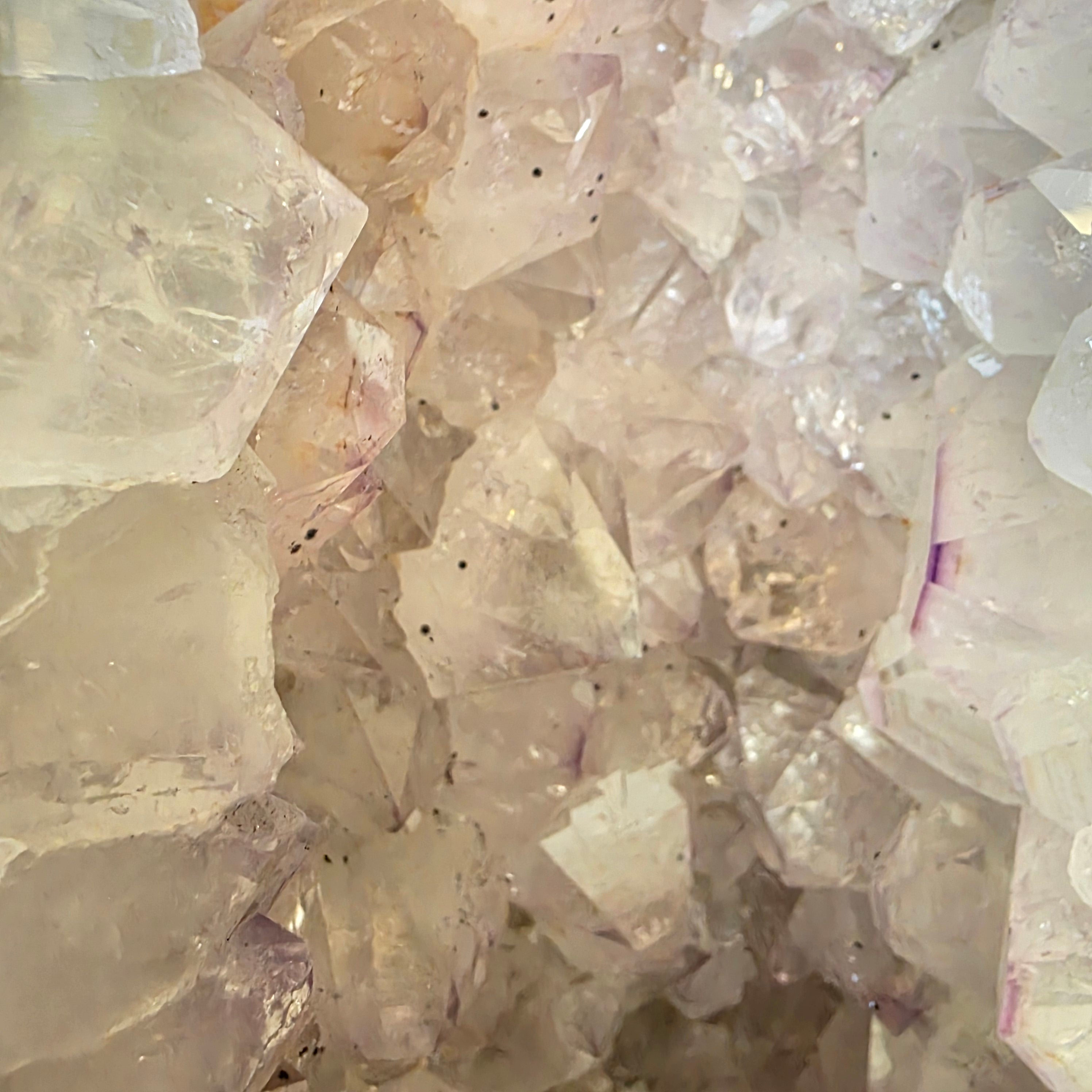 Amethyst +/- 46,65 kg 75x34x19 cm