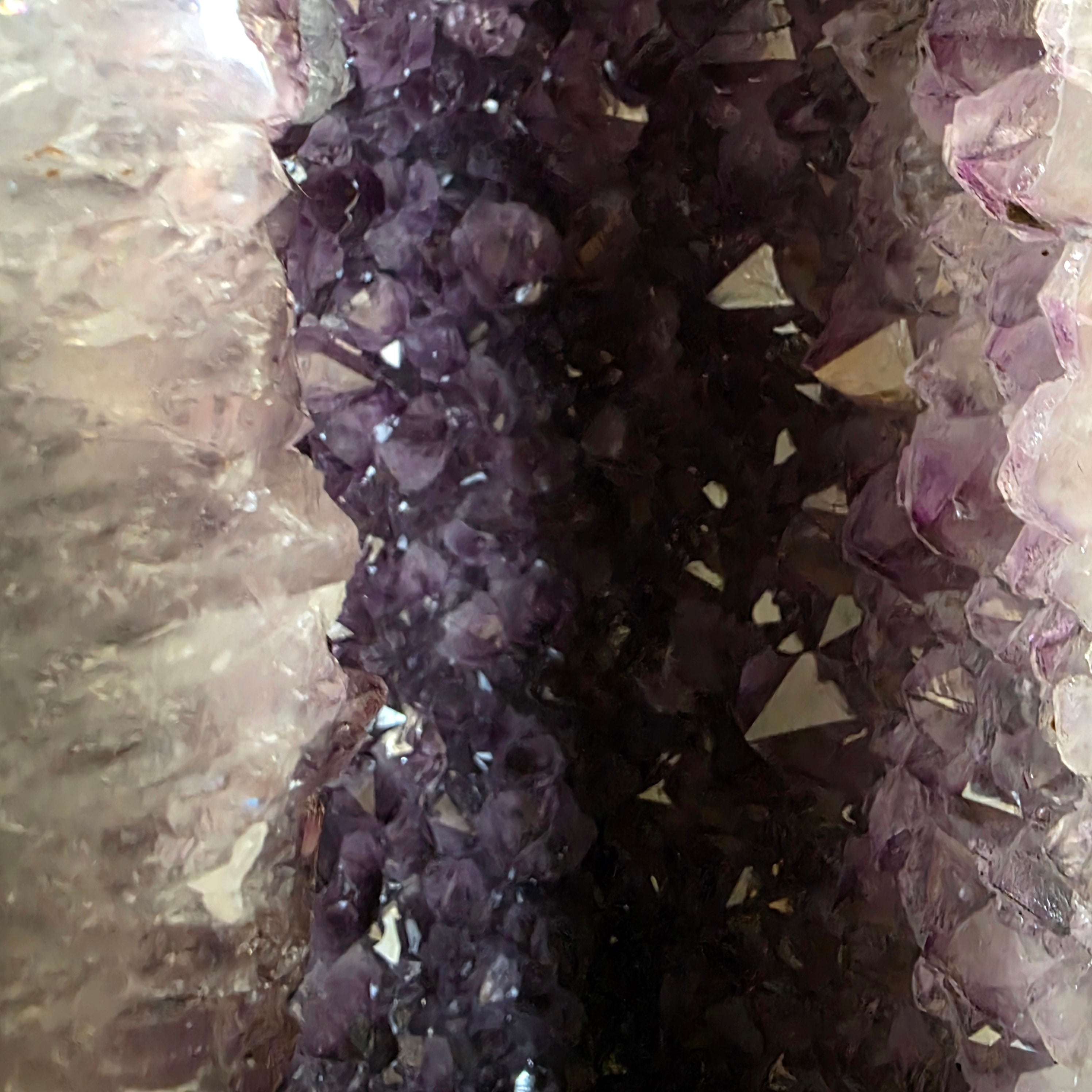 Amethyst +/- 28,1 kg 51x23x18 cm