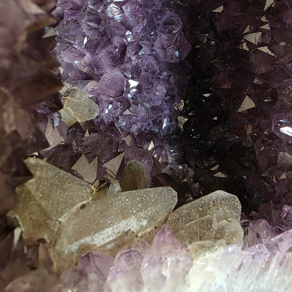 Amethyst +/- 28,1 kg 51x23x18 cm