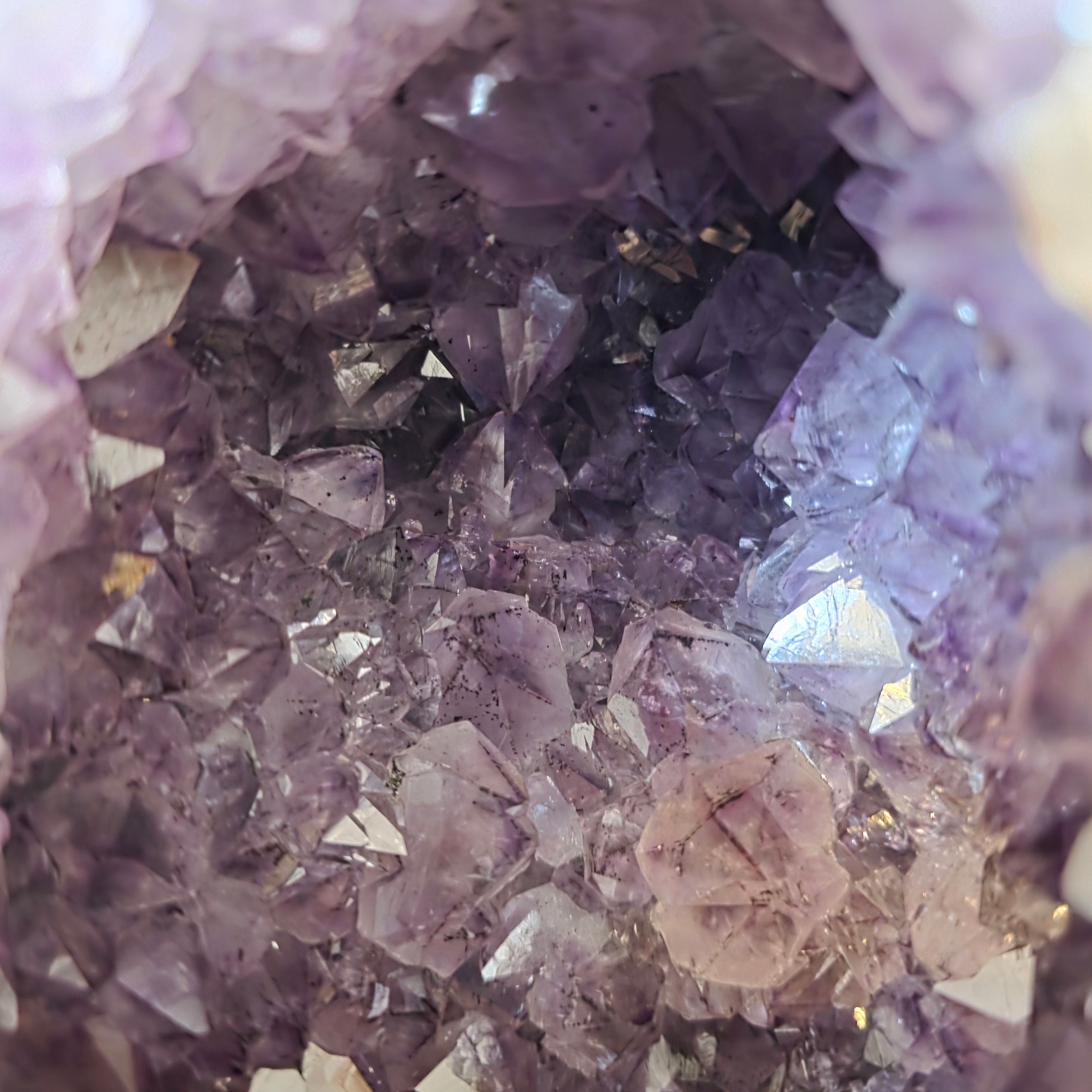Amethyst +/- 28,1 kg 51x23x18 cm
