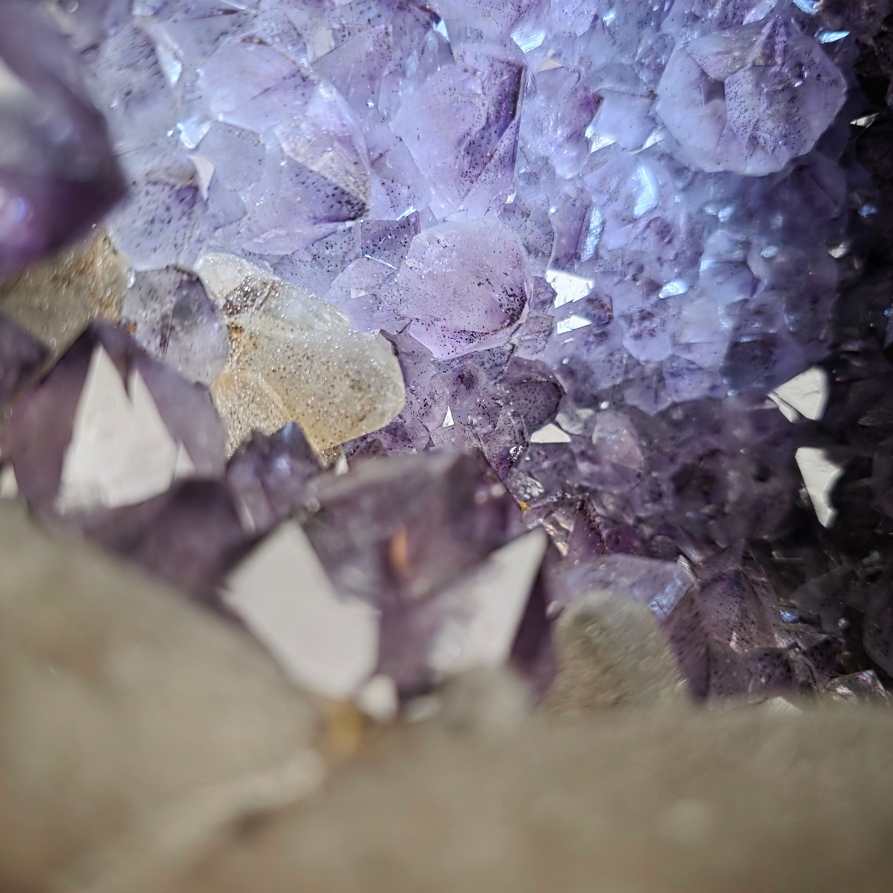 Amethyst +/- 28,1 kg 51x23x18 cm