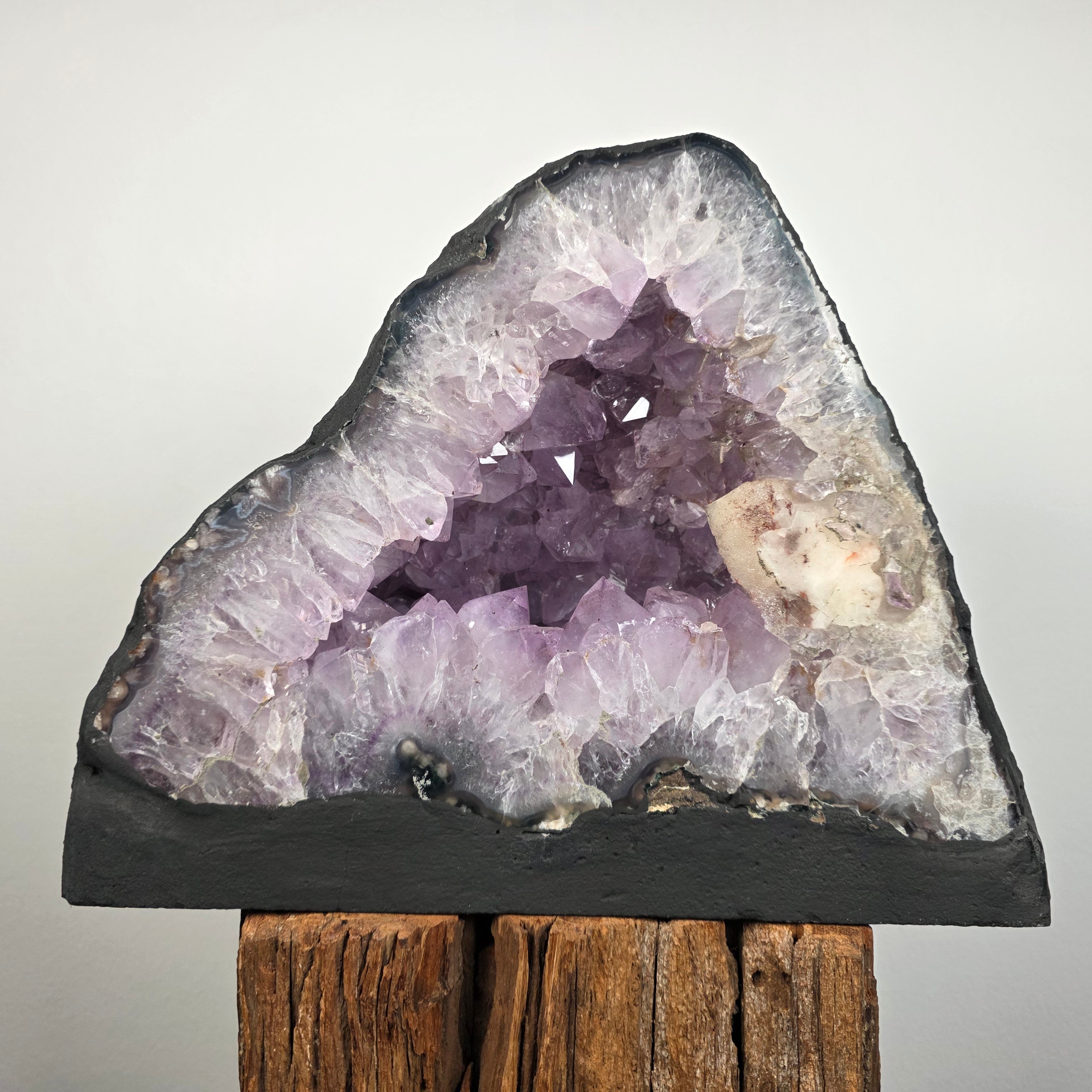 Amethyst +/- 8,55 kg 28,5x22x14 cm