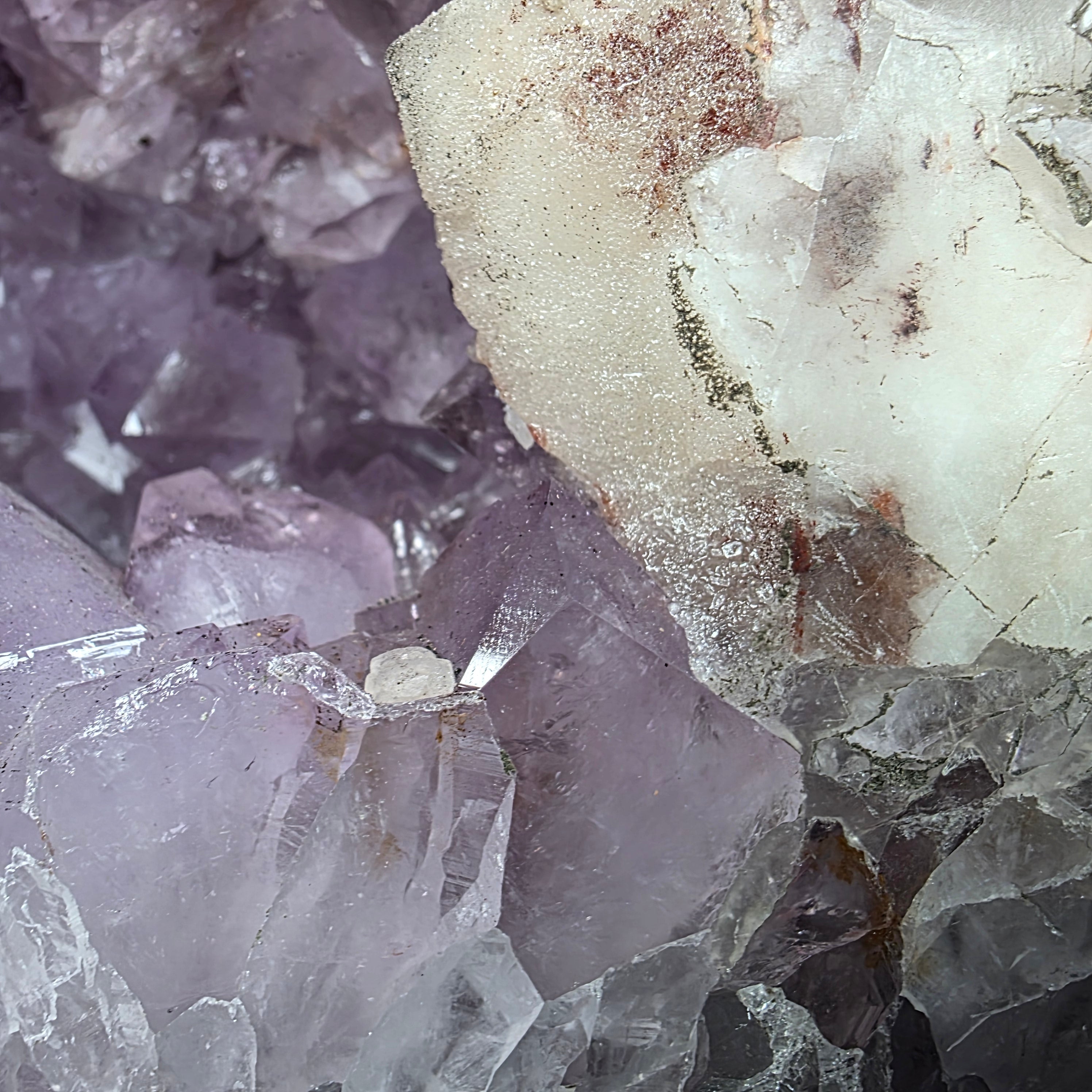 Amethyst +/- 8,55 kg 28,5x22x14 cm