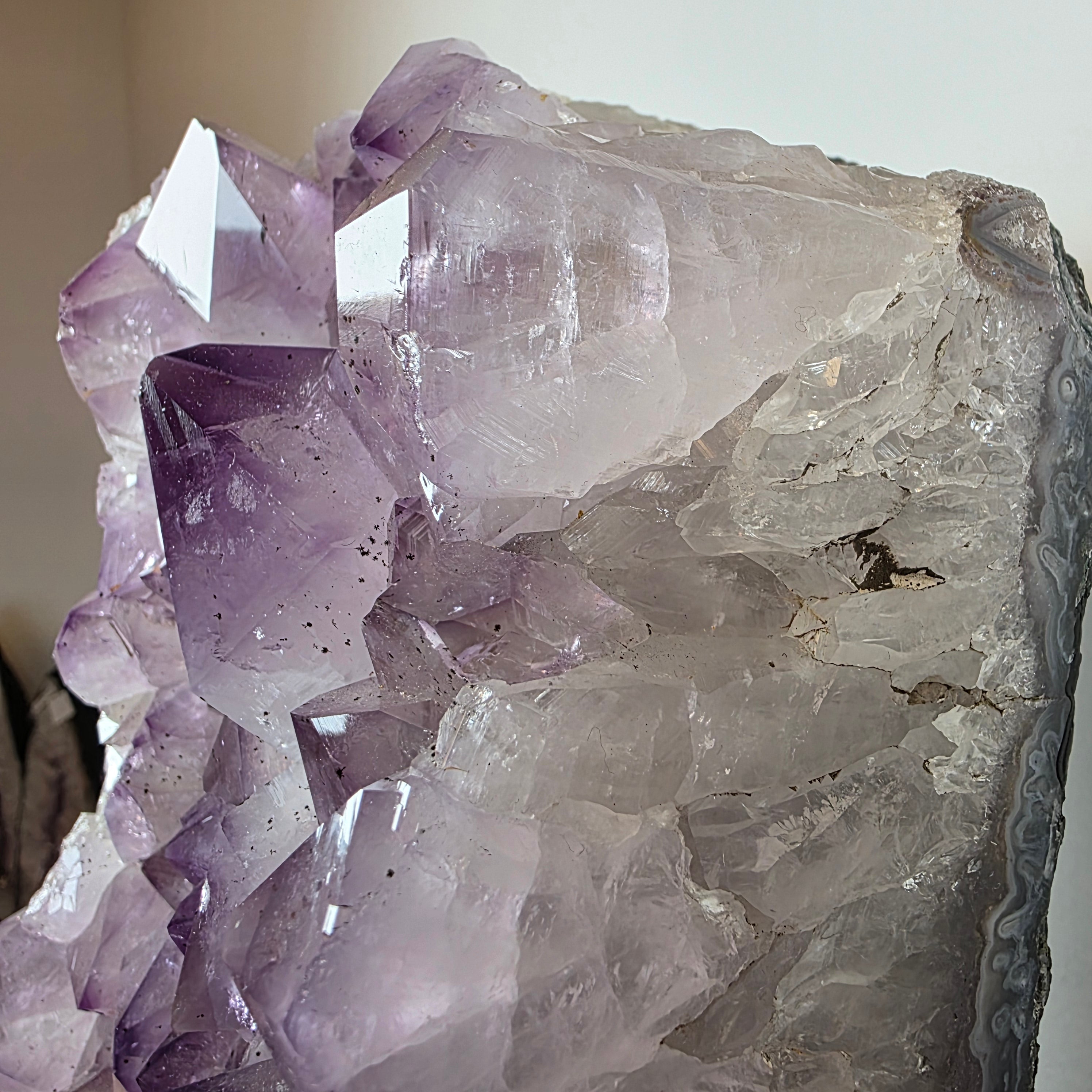 Amethyst +/- 11,76 kg 16x29x14 cm