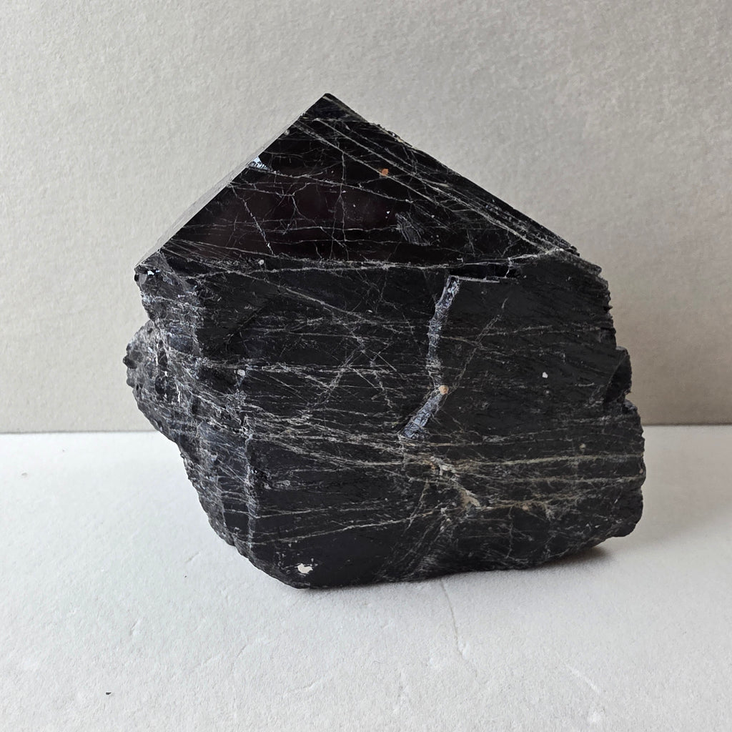 Turmalin Schörl +/- 0,79 kg 10x12 cm