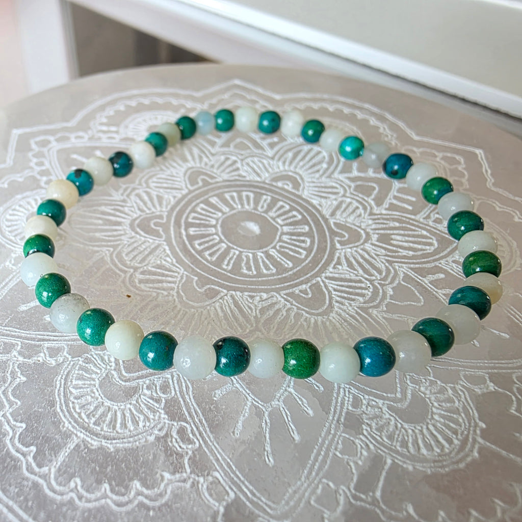 Chrysokoll & Amazonit – handgefertigtes Reiki-Kugelarmband +/- 4 mm