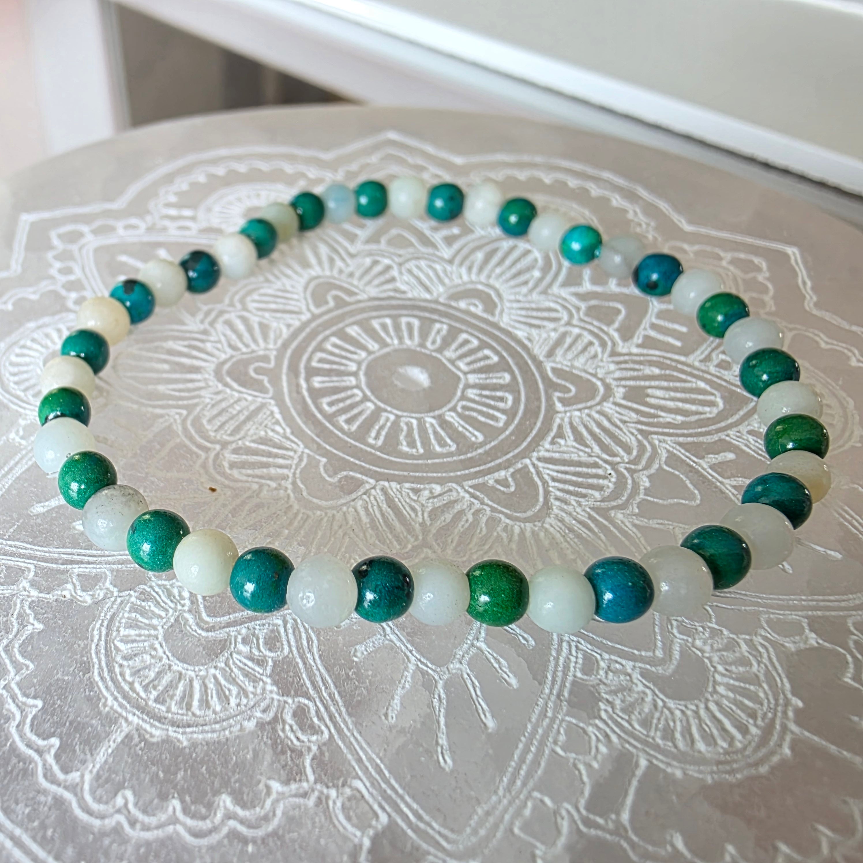 Chrysokoll & Amazonit – handgefertigtes Reiki-Kugelarmband +/- 4 mm