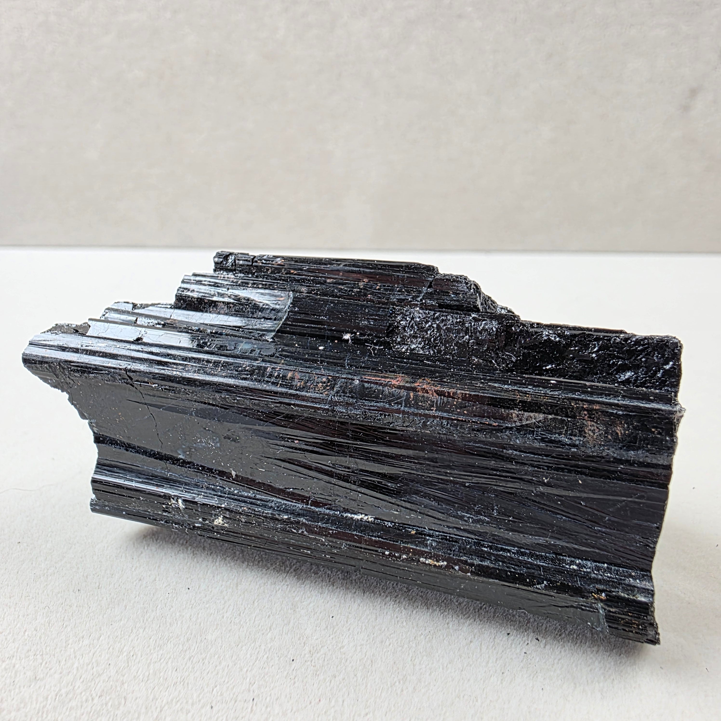 Turmalin Schörl +/- 0,127 kg 7x3,5x3 cm
