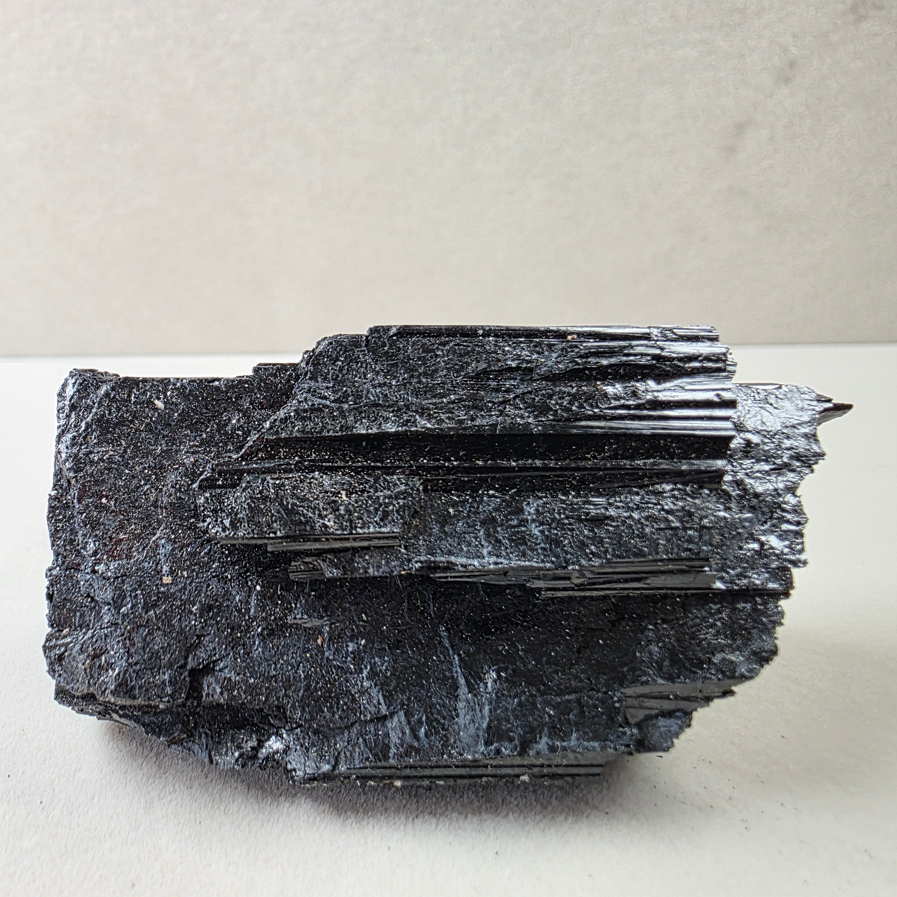 Turmalin Schörl +/- 0,127 kg 7x3,5x3 cm