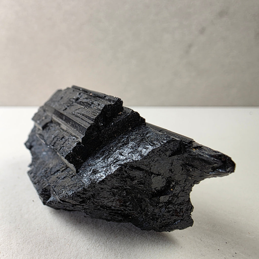 Turmalin Schörl +/- 0,127 kg 7x3,5x3 cm
